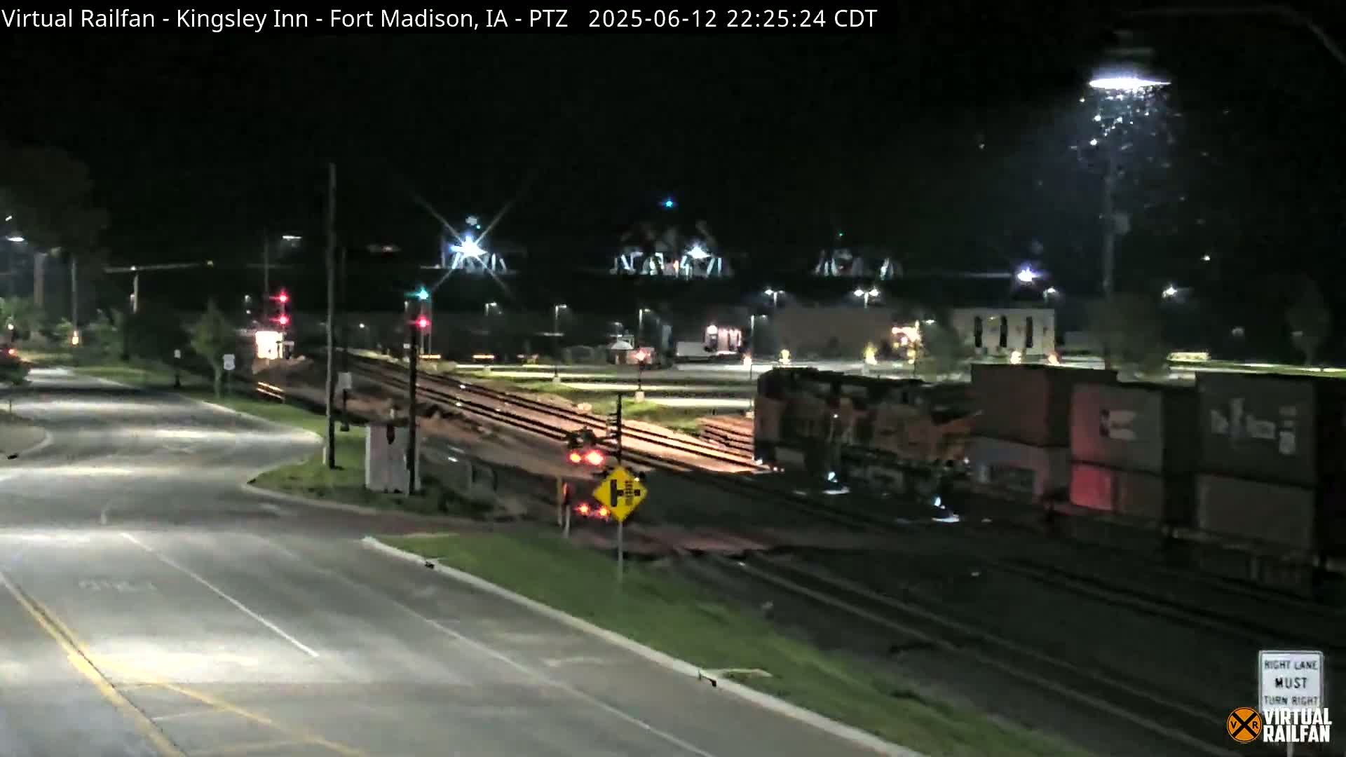 Fort Madison Bridge & Mississippi River & Fort Madison Train Amtrak Station Live Cam - Fort Madison, Lee, Iowa, USA