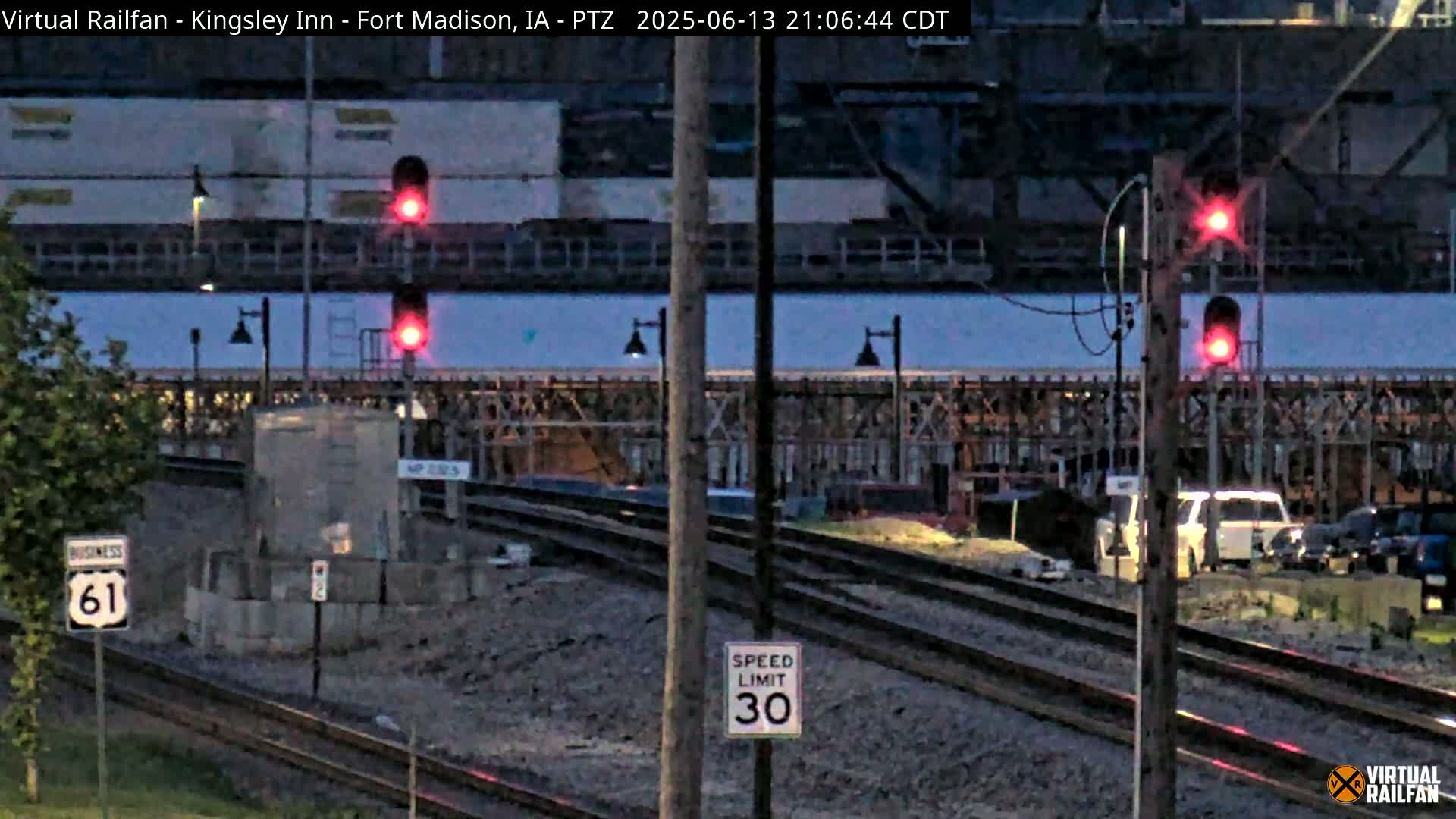 Fort Madison Bridge & Mississippi River & Fort Madison Train Amtrak Station Live Cam - Fort Madison, Lee, Iowa, USA
