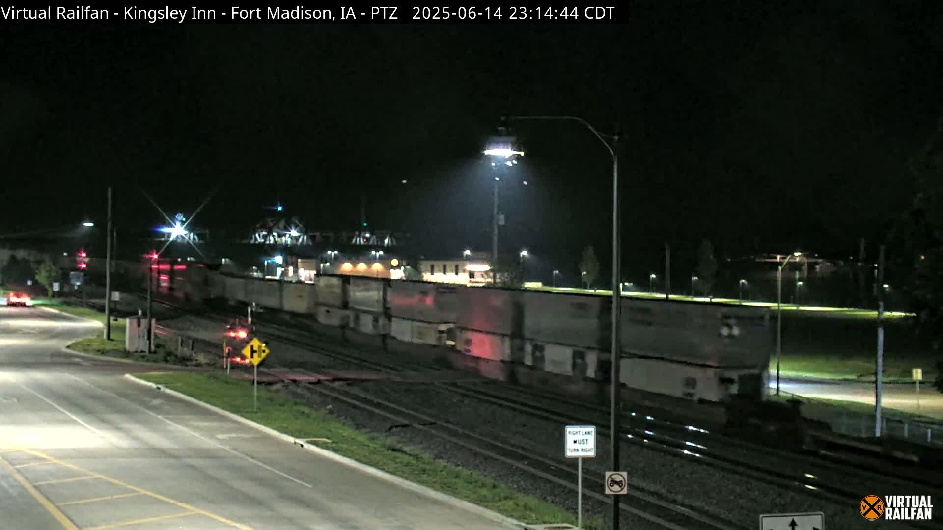 Fort Madison Bridge & Mississippi River & Fort Madison Train Amtrak Station Live Cam - Fort Madison, Lee, Iowa, USA