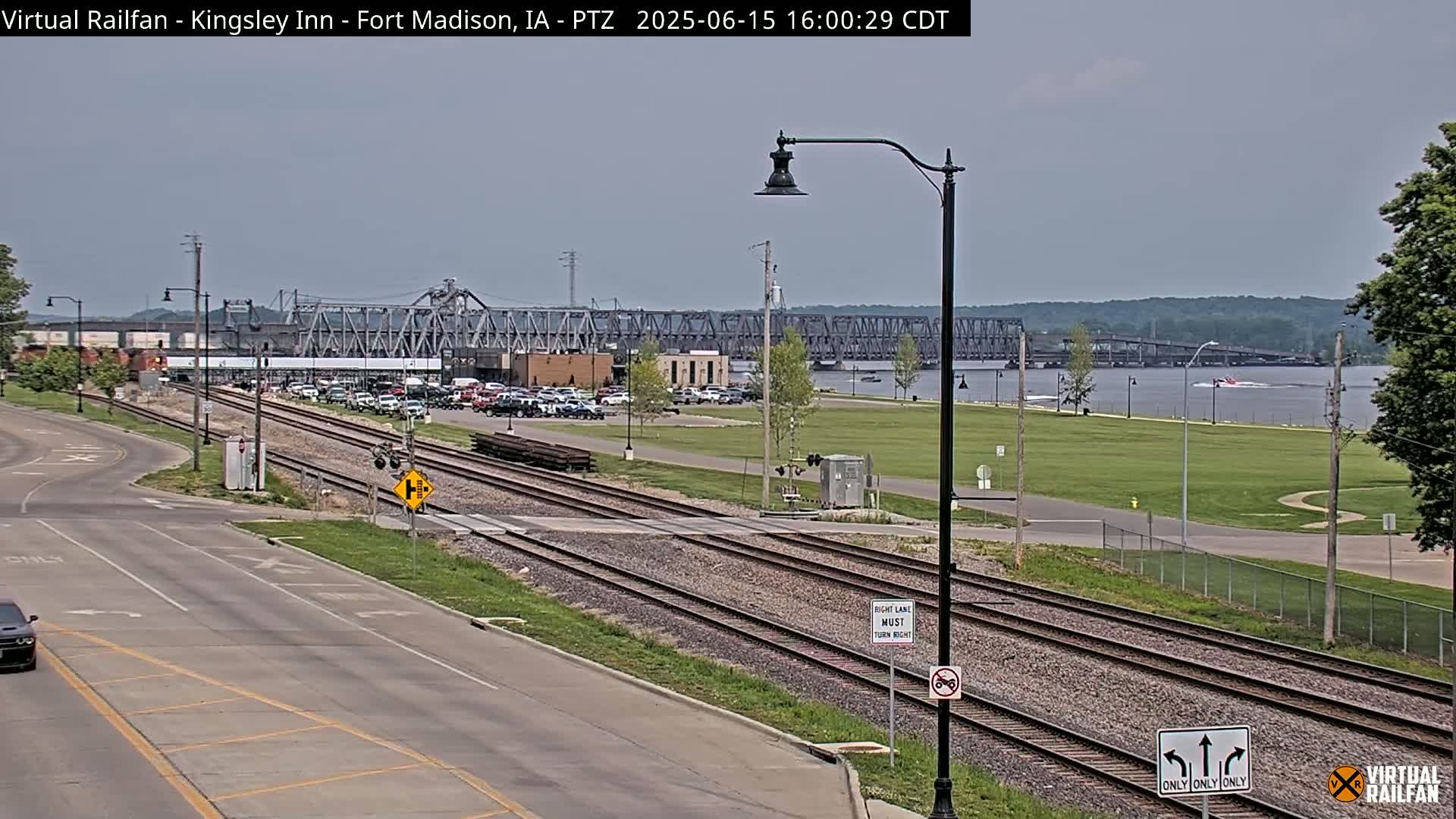 Fort Madison Bridge & Mississippi River & Fort Madison Train Amtrak Station Live Cam - Fort Madison, Lee, Iowa, USA