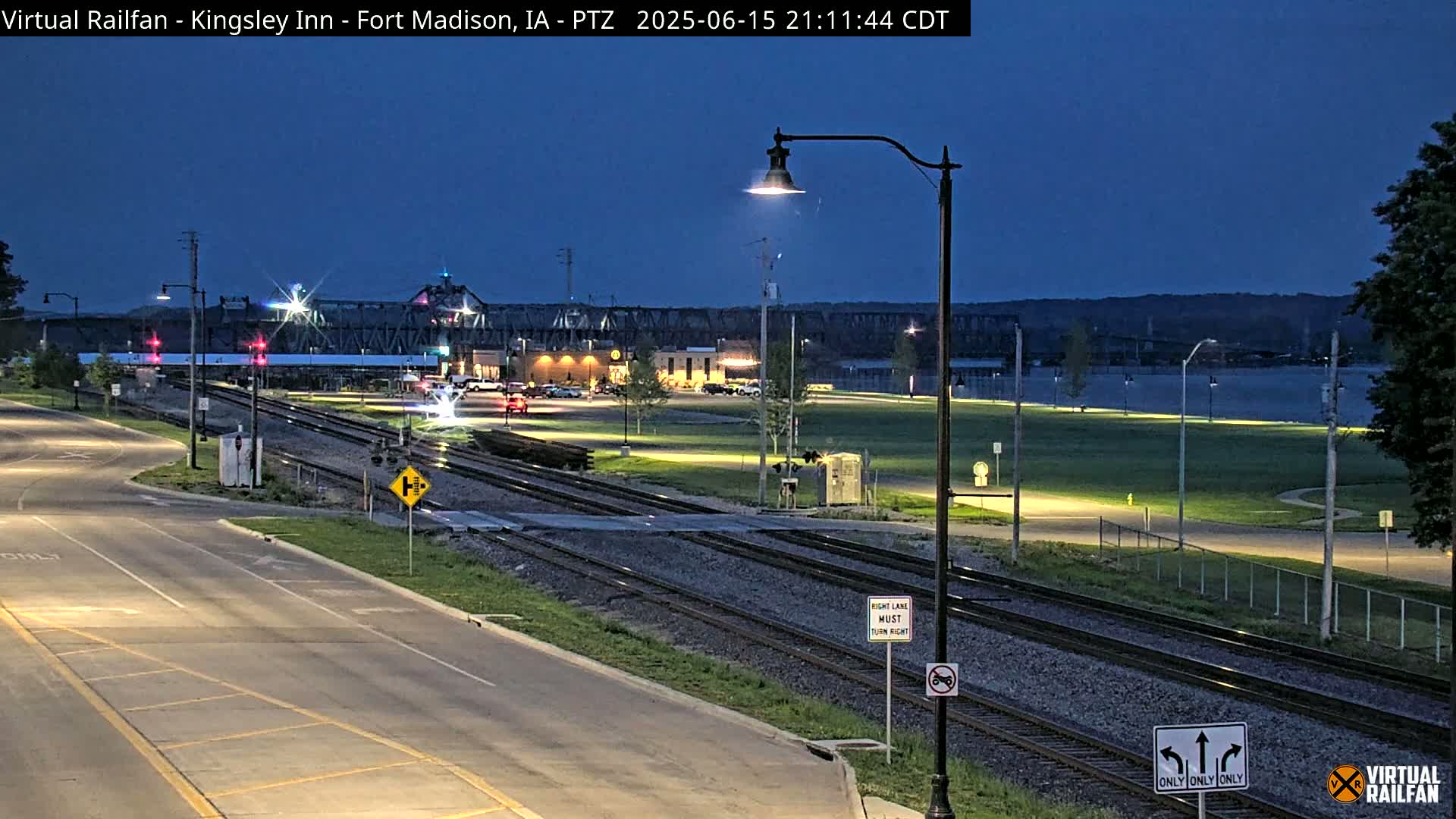 Fort Madison Bridge & Mississippi River & Fort Madison Train Amtrak Station Live Cam - Fort Madison, Lee, Iowa, USA