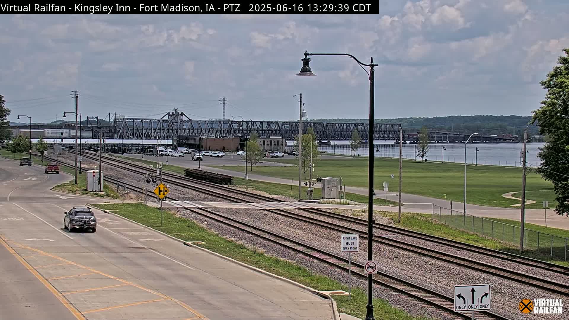 Fort Madison Bridge & Mississippi River & Fort Madison Train Amtrak Station Live Cam - Fort Madison, Lee, Iowa, USA