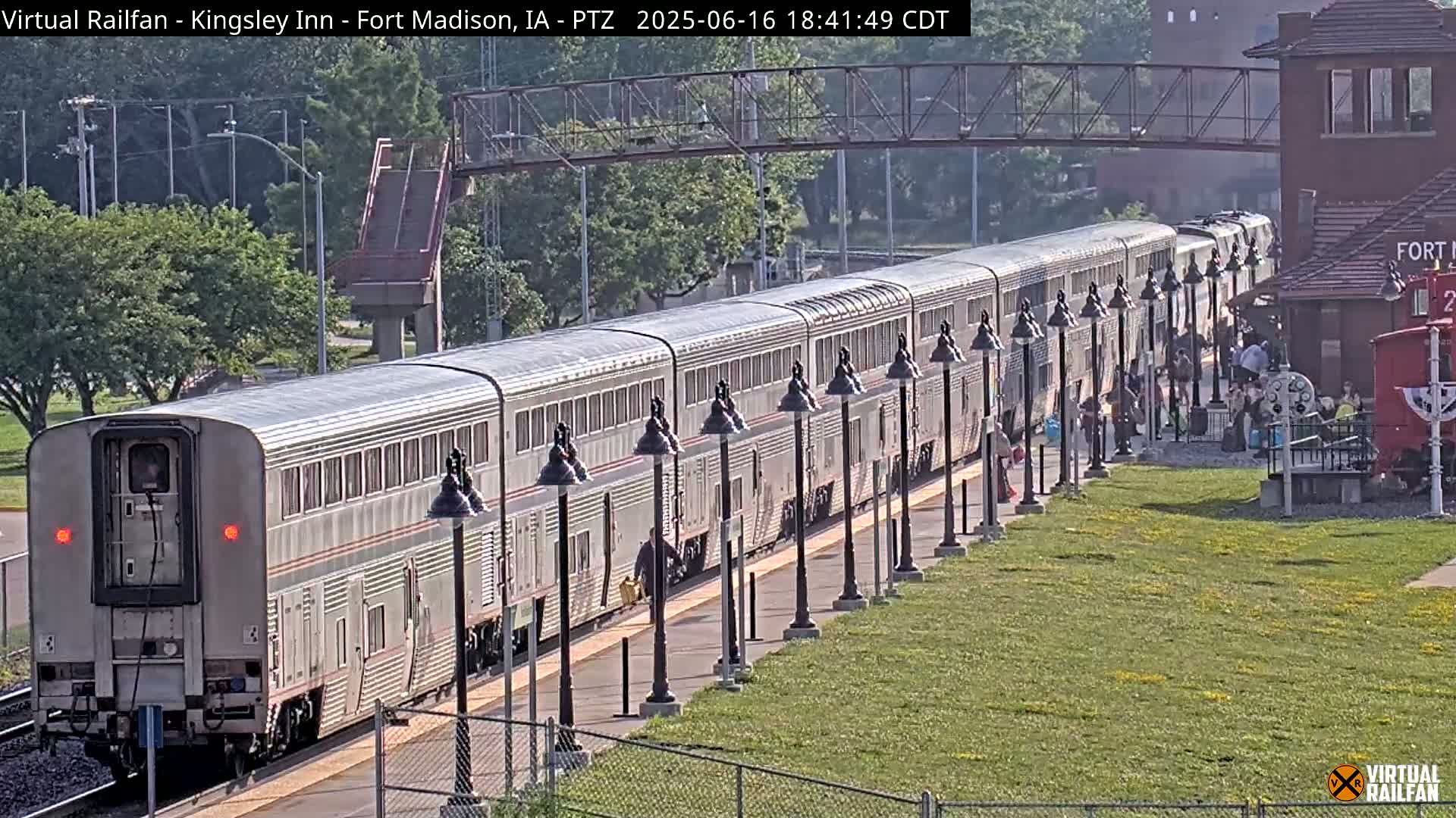 Fort Madison Bridge & Mississippi River & Fort Madison Train Amtrak Station Live Cam - Fort Madison, Lee, Iowa, USA