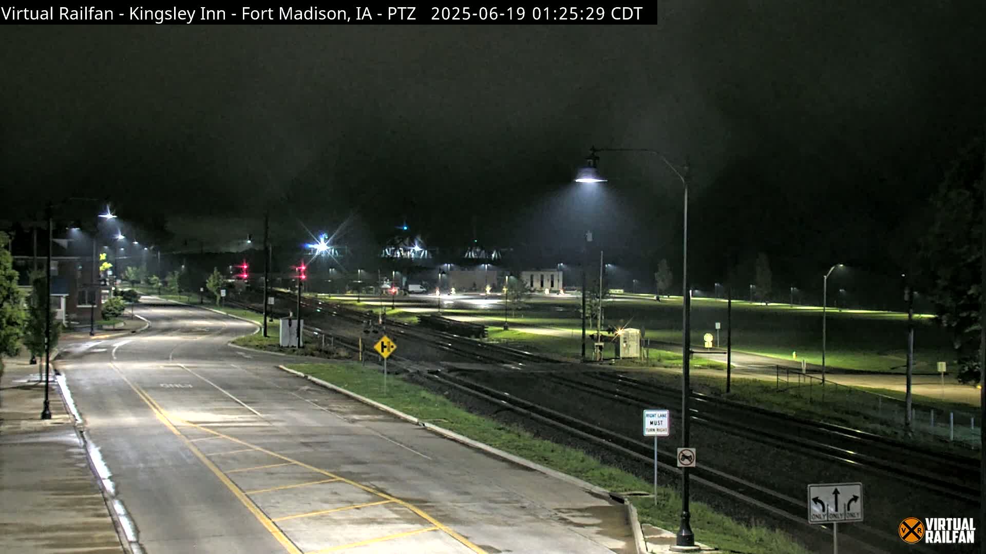 Fort Madison Bridge & Mississippi River & Fort Madison Train Amtrak Station Live Cam - Fort Madison, Lee, Iowa, USA