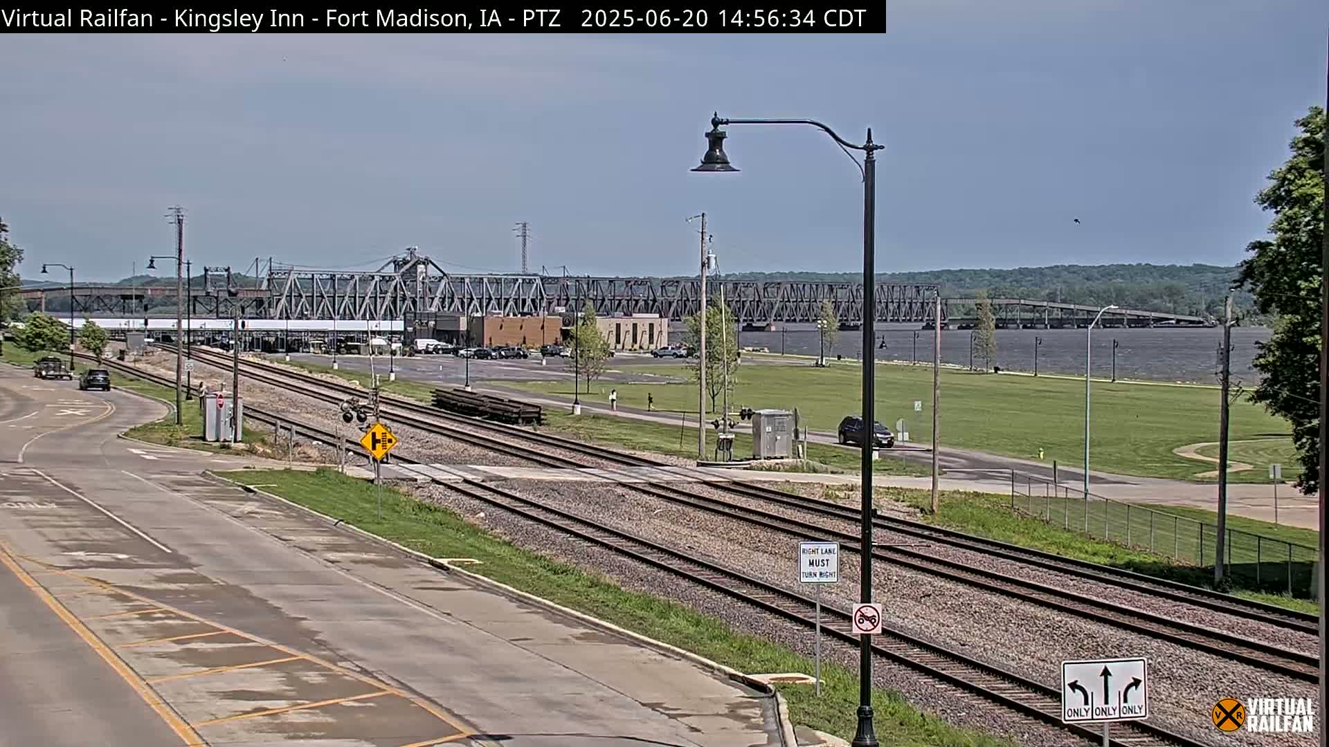 Fort Madison Bridge & Mississippi River & Fort Madison Train Amtrak Station Live Cam - Fort Madison, Lee, Iowa, USA