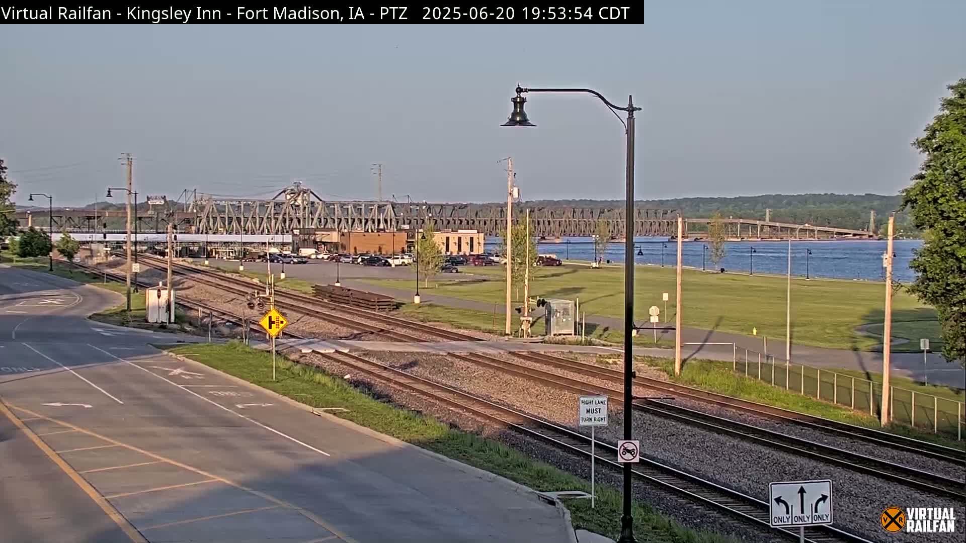 Fort Madison Bridge & Mississippi River & Fort Madison Train Amtrak Station Live Cam - Fort Madison, Lee, Iowa, USA