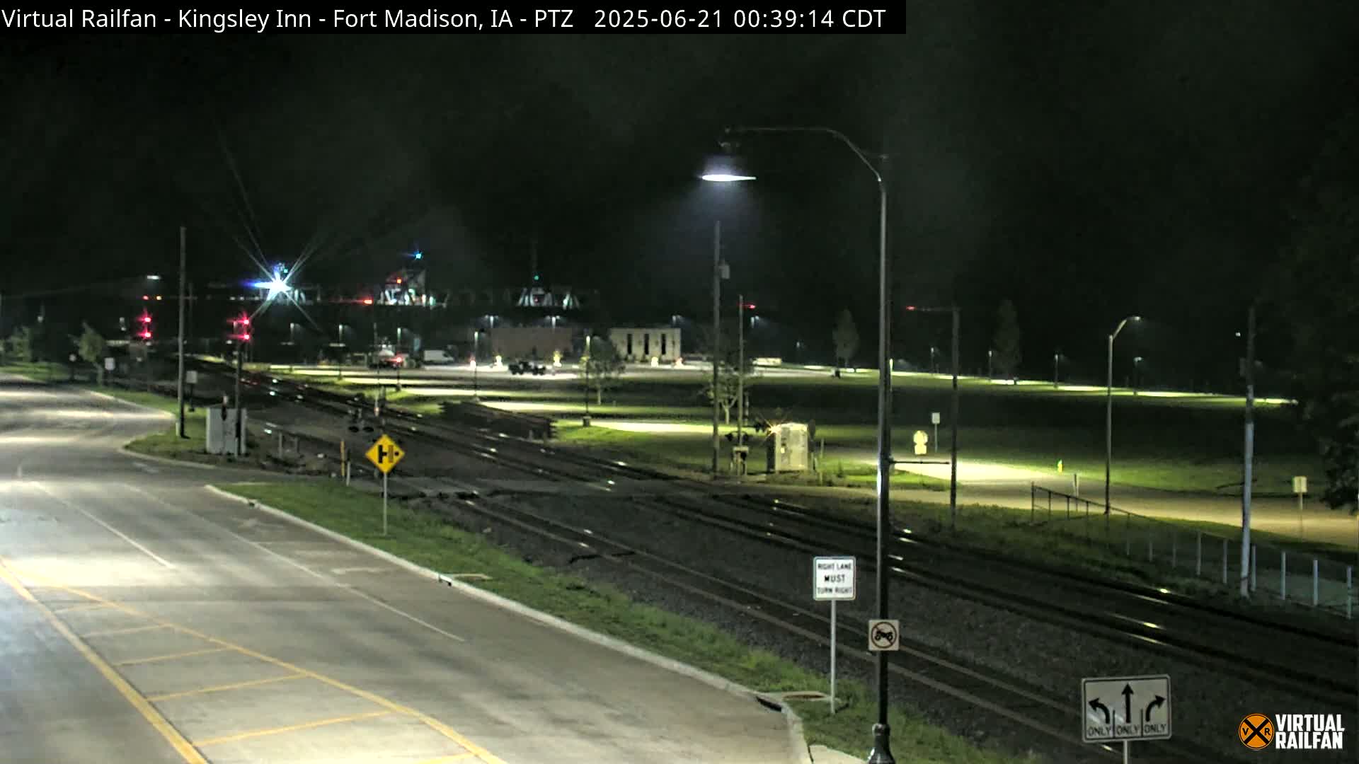 Fort Madison Bridge & Mississippi River & Fort Madison Train Amtrak Station Live Cam - Fort Madison, Lee, Iowa, USA