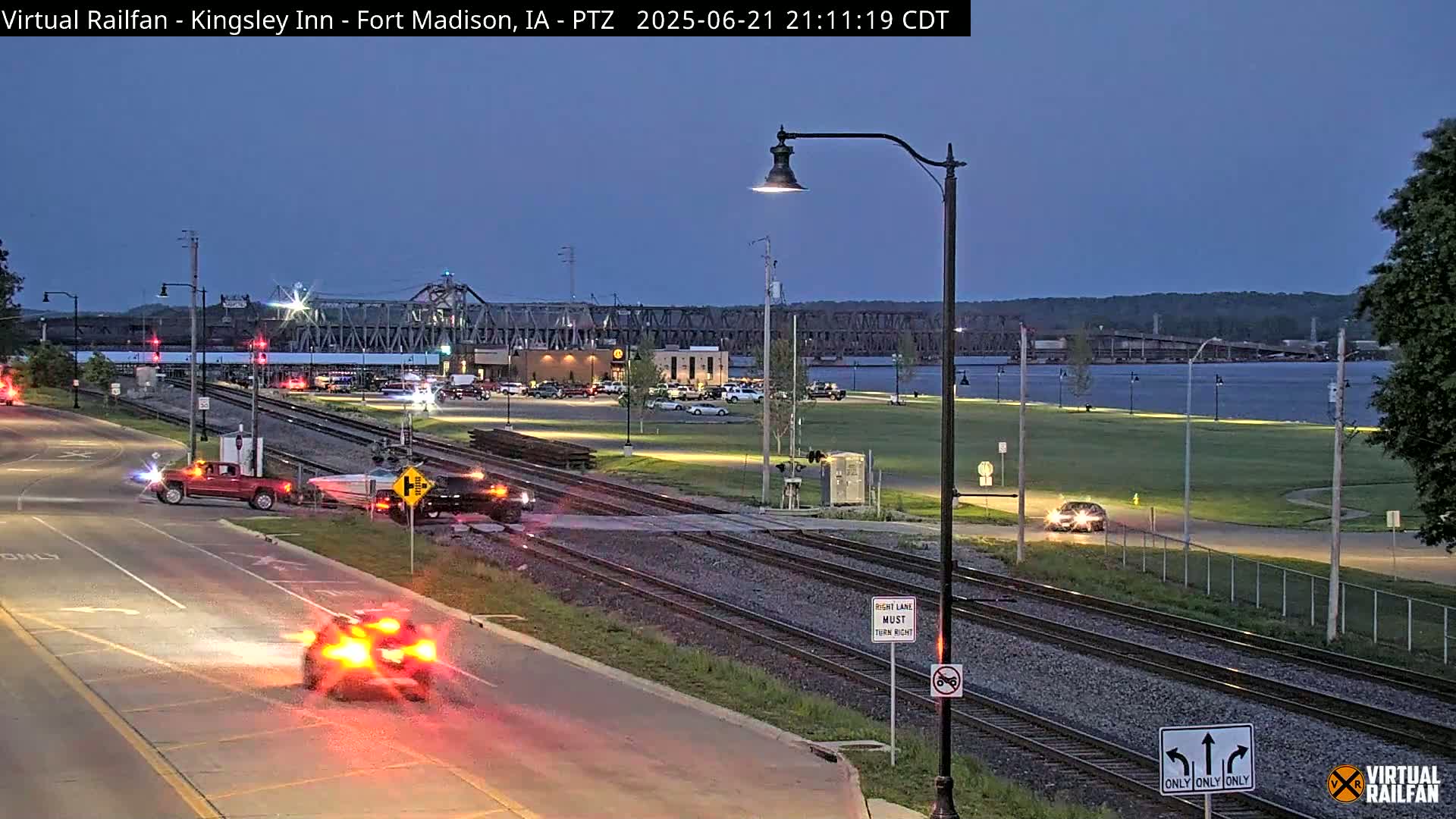 Fort Madison Bridge & Mississippi River & Fort Madison Train Amtrak Station Live Cam - Fort Madison, Lee, Iowa, USA