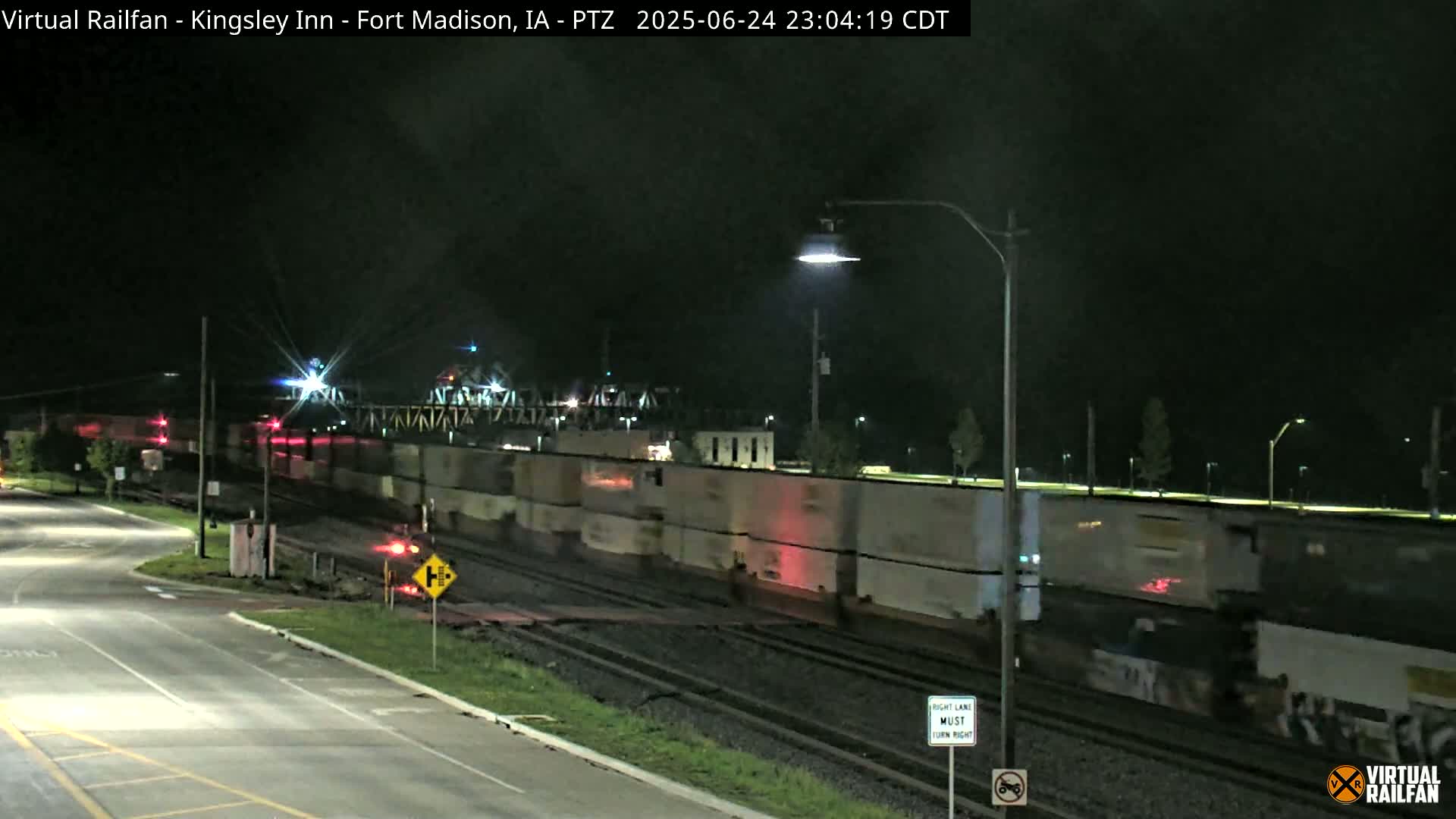 Fort Madison Bridge & Mississippi River & Fort Madison Train Amtrak Station Live Cam - Fort Madison, Lee, Iowa, USA