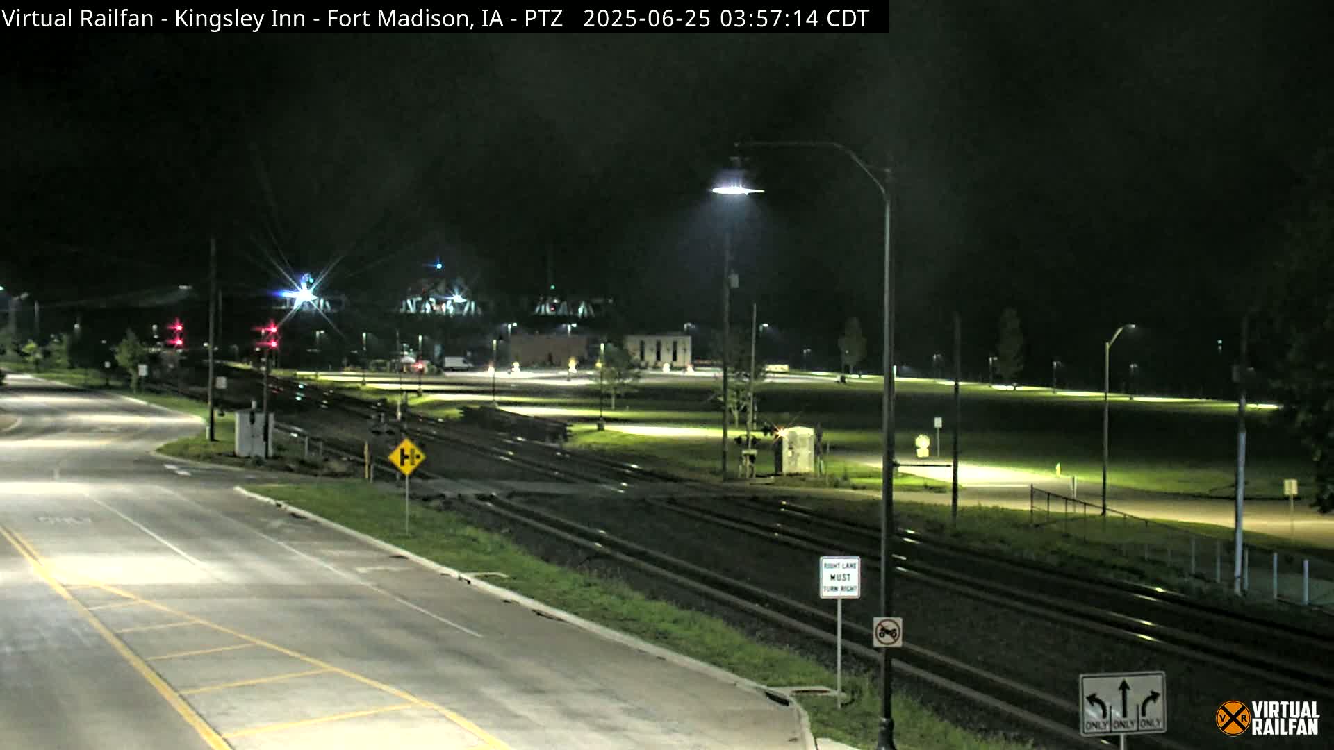 Fort Madison Bridge & Mississippi River & Fort Madison Train Amtrak Station Live Cam - Fort Madison, Lee, Iowa, USA