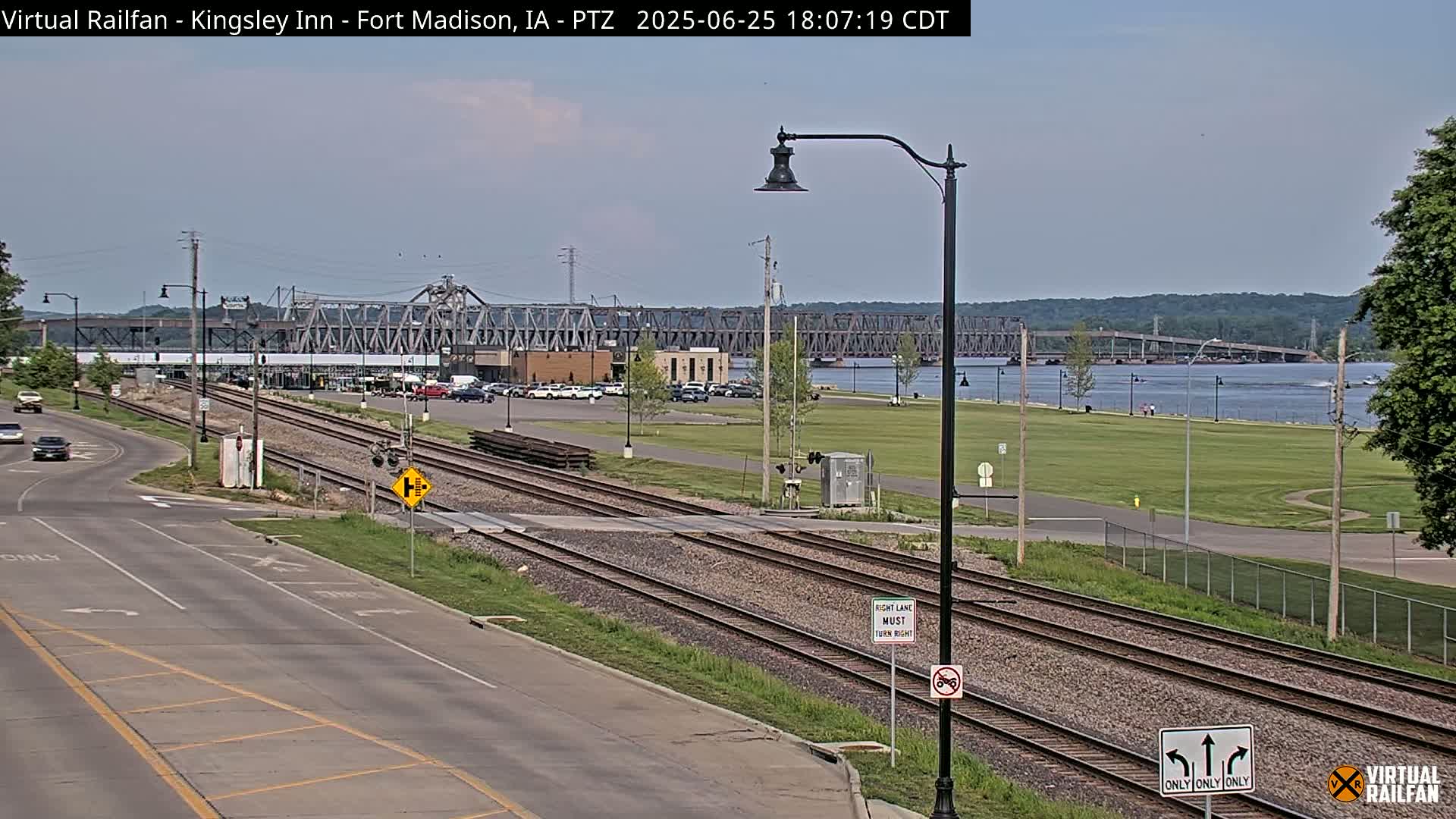 Fort Madison Bridge & Mississippi River & Fort Madison Train Amtrak Station Live Cam - Fort Madison, Lee, Iowa, USA