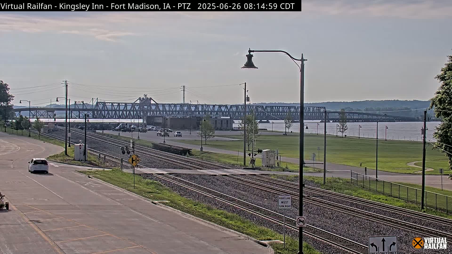 Fort Madison Bridge & Mississippi River & Fort Madison Train Amtrak Station Live Cam - Fort Madison, Lee, Iowa, USA