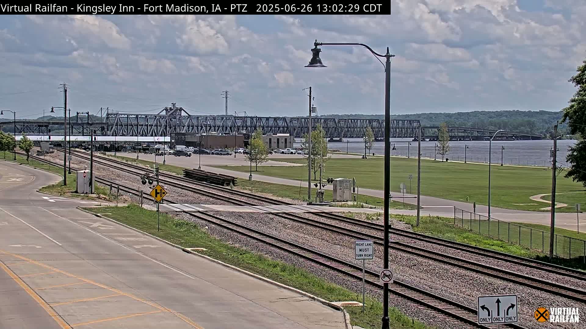 Fort Madison Bridge & Mississippi River & Fort Madison Train Amtrak Station Live Cam - Fort Madison, Lee, Iowa, USA