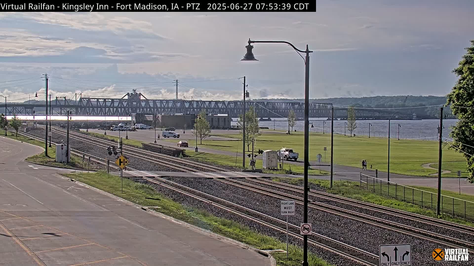 Fort Madison Bridge & Mississippi River & Fort Madison Train Amtrak Station Live Cam - Fort Madison, Lee, Iowa, USA