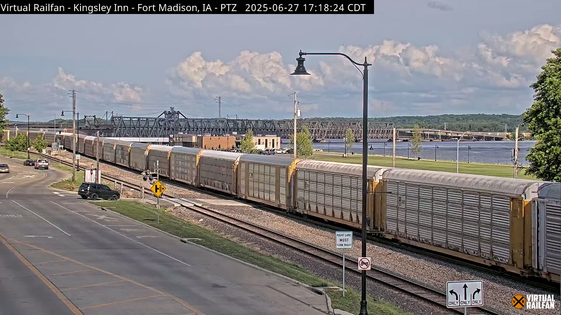 Fort Madison Bridge & Mississippi River & Fort Madison Train Amtrak Station Live Cam - Fort Madison, Lee, Iowa, USA