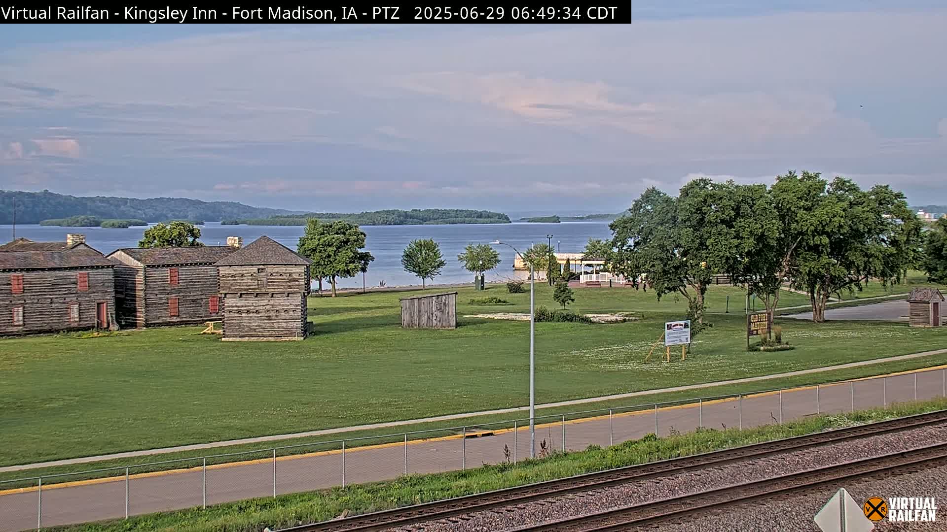 Fort Madison Bridge & Mississippi River & Fort Madison Train Amtrak Station Live Cam - Fort Madison, Lee, Iowa, USA