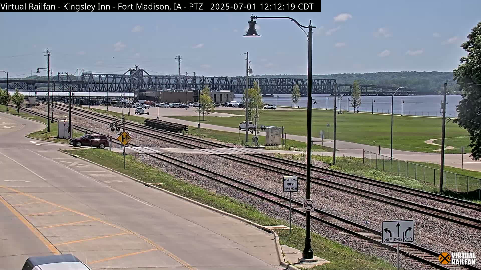 Fort Madison Bridge & Mississippi River & Fort Madison Train Amtrak Station Live Cam - Fort Madison, Lee, Iowa, USA