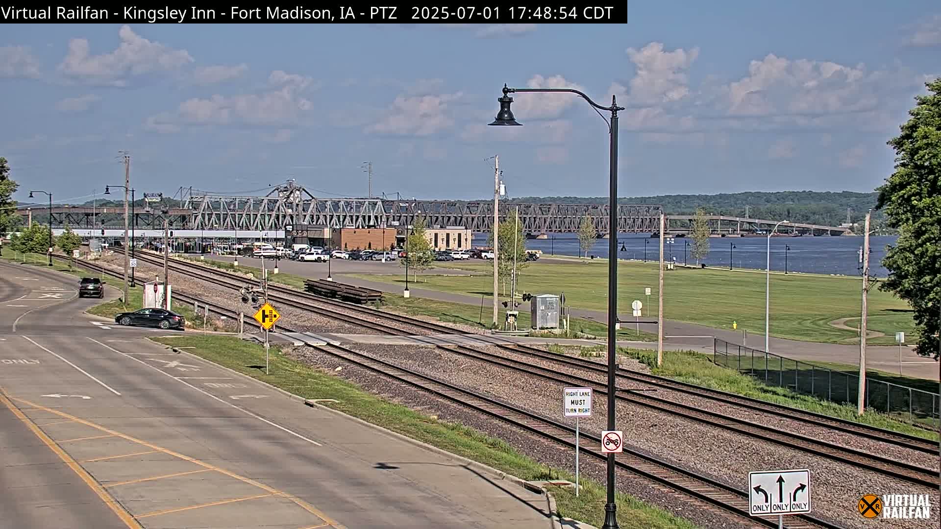 Fort Madison Bridge & Mississippi River & Fort Madison Train Amtrak Station Live Cam - Fort Madison, Lee, Iowa, USA