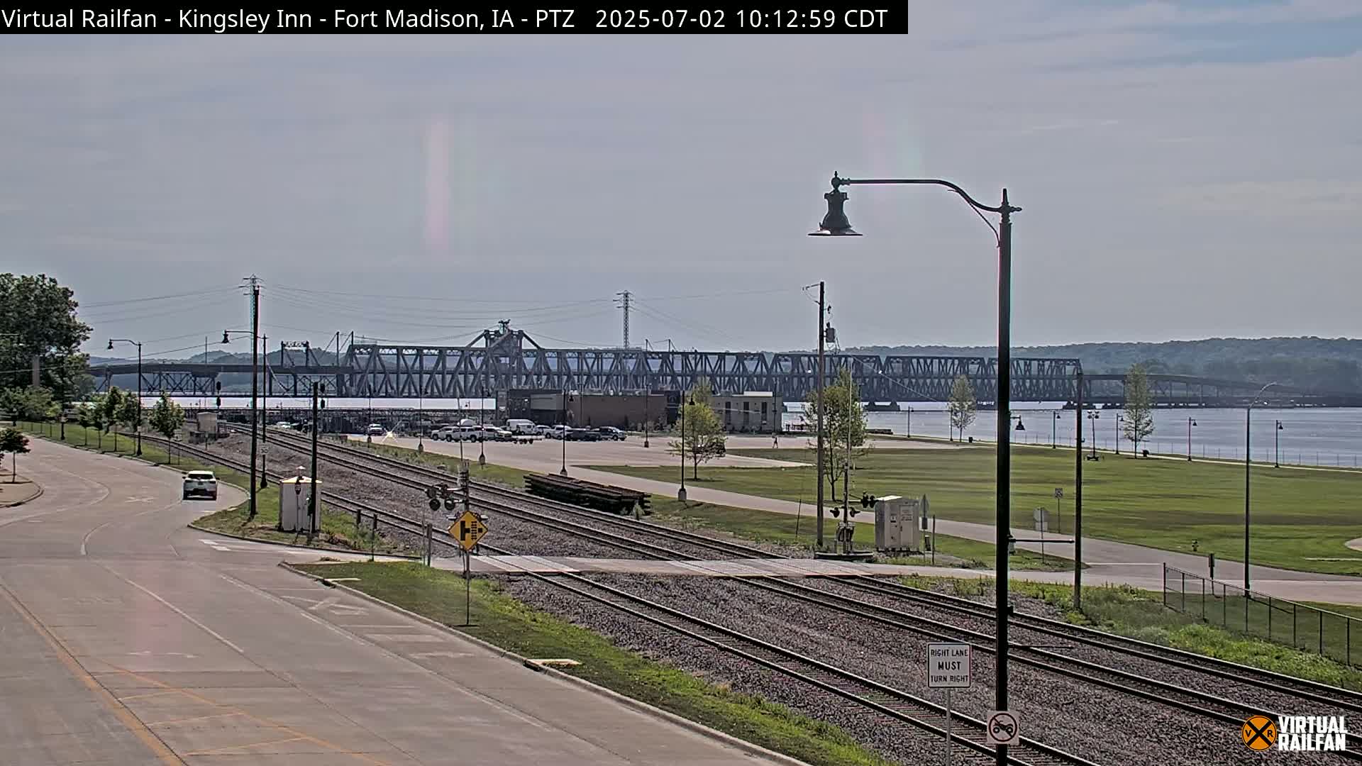 Fort Madison Bridge & Mississippi River & Fort Madison Train Amtrak Station Live Cam - Fort Madison, Lee, Iowa, USA