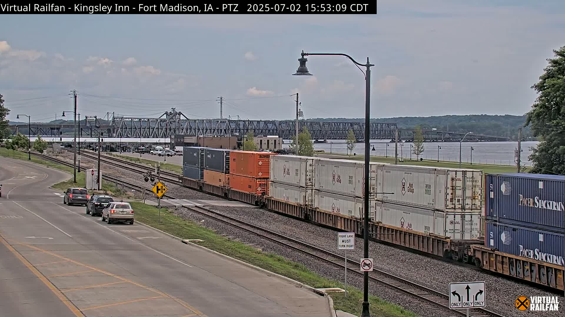 Fort Madison Bridge & Mississippi River & Fort Madison Train Amtrak Station Live Cam - Fort Madison, Lee, Iowa, USA