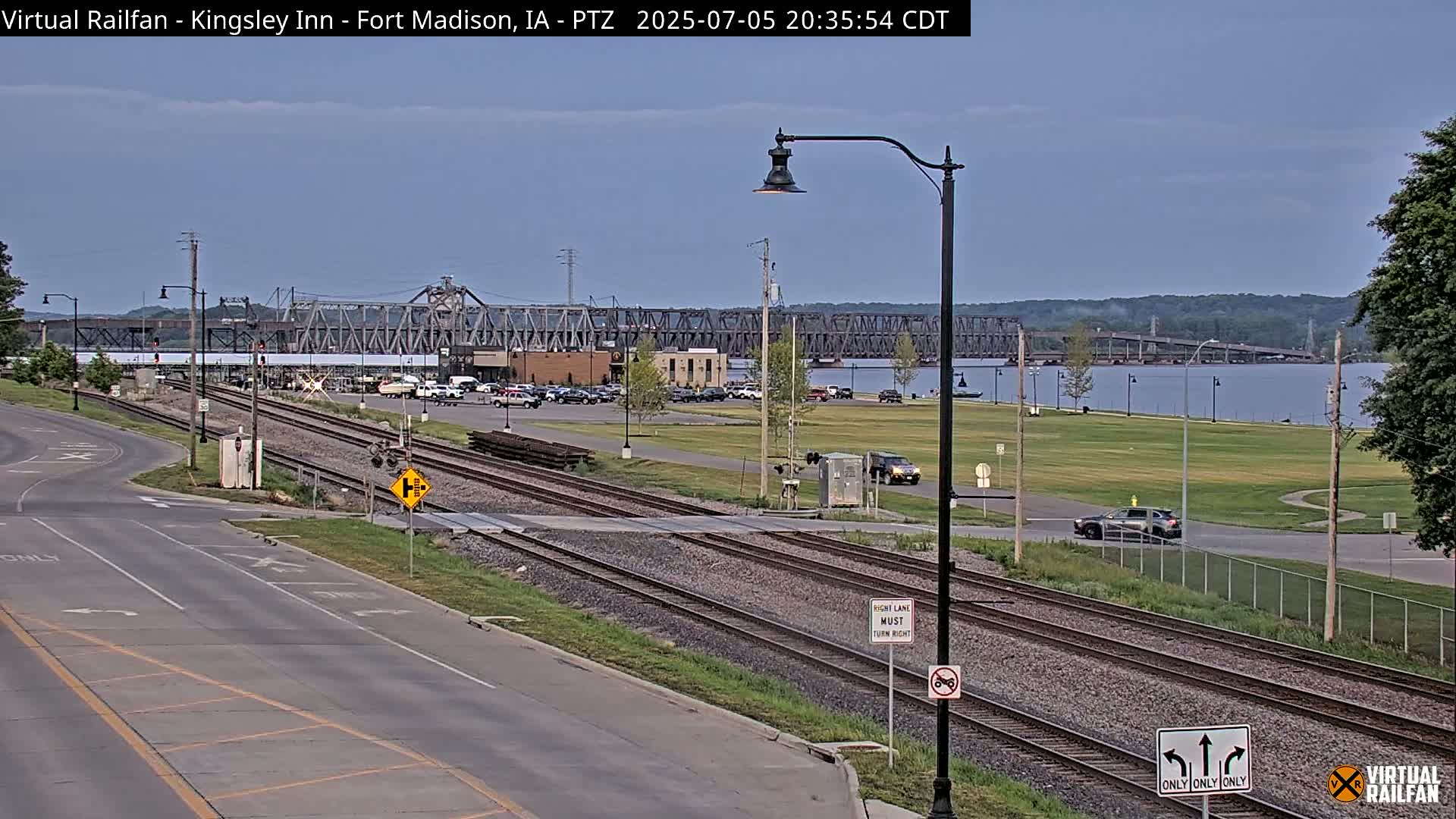 Fort Madison Bridge & Mississippi River & Fort Madison Train Amtrak Station Live Cam - Fort Madison, Lee, Iowa, USA