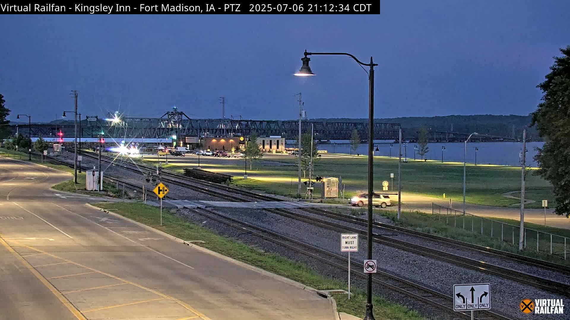 Fort Madison Bridge & Mississippi River & Fort Madison Train Amtrak Station Live Cam - Fort Madison, Lee, Iowa, USA