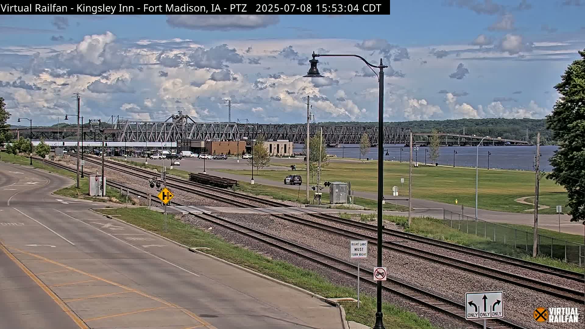 Fort Madison Bridge & Mississippi River & Fort Madison Train Amtrak Station Live Cam - Fort Madison, Lee, Iowa, USA