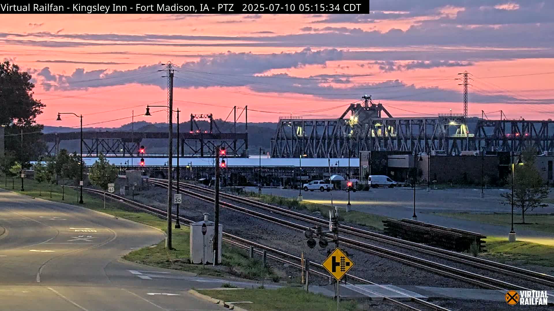 Fort Madison Bridge & Mississippi River & Fort Madison Train Amtrak Station Live Cam - Fort Madison, Lee, Iowa, USA