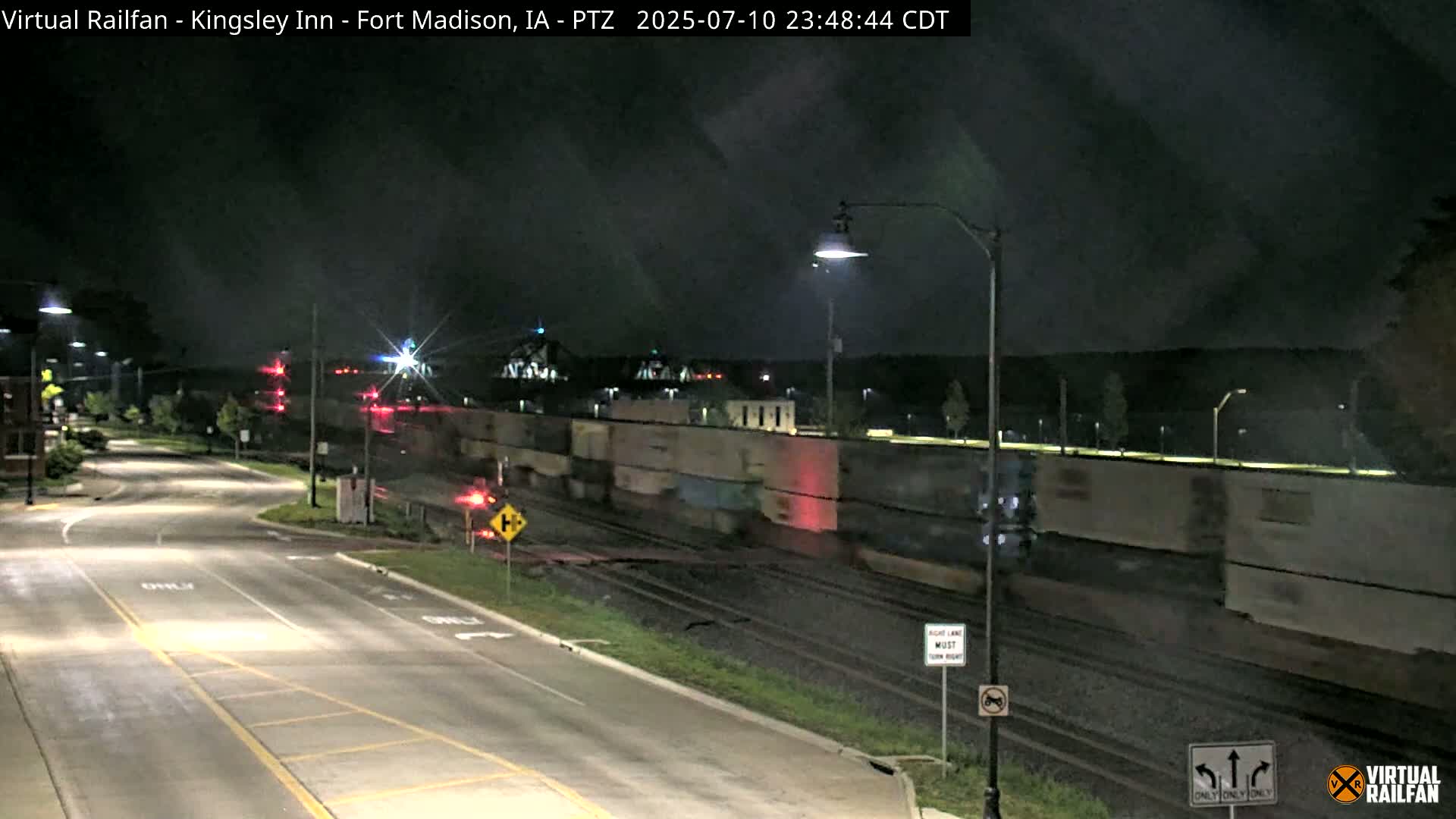 Fort Madison Bridge & Mississippi River & Fort Madison Train Amtrak Station Live Cam - Fort Madison, Lee, Iowa, USA
