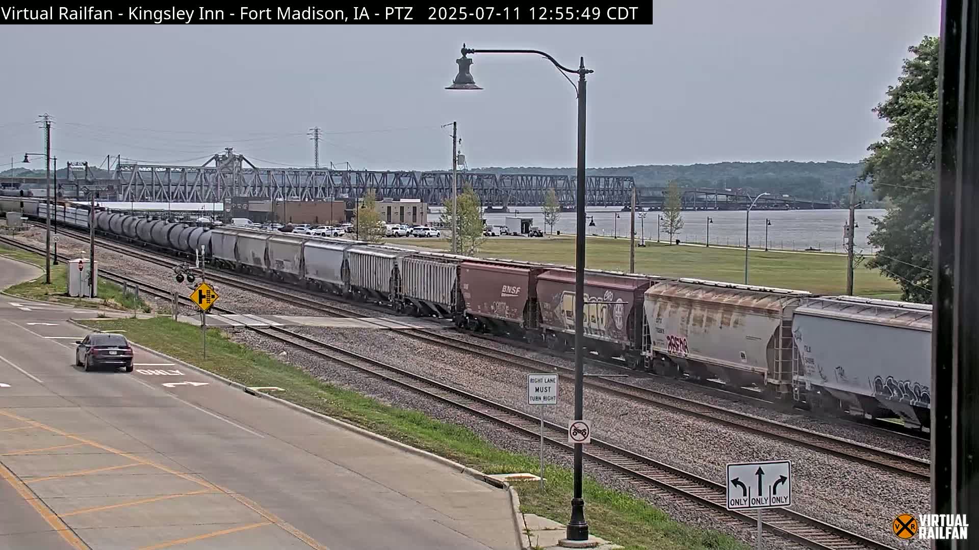 Fort Madison Bridge & Mississippi River & Fort Madison Train Amtrak Station Live Cam - Fort Madison, Lee, Iowa, USA