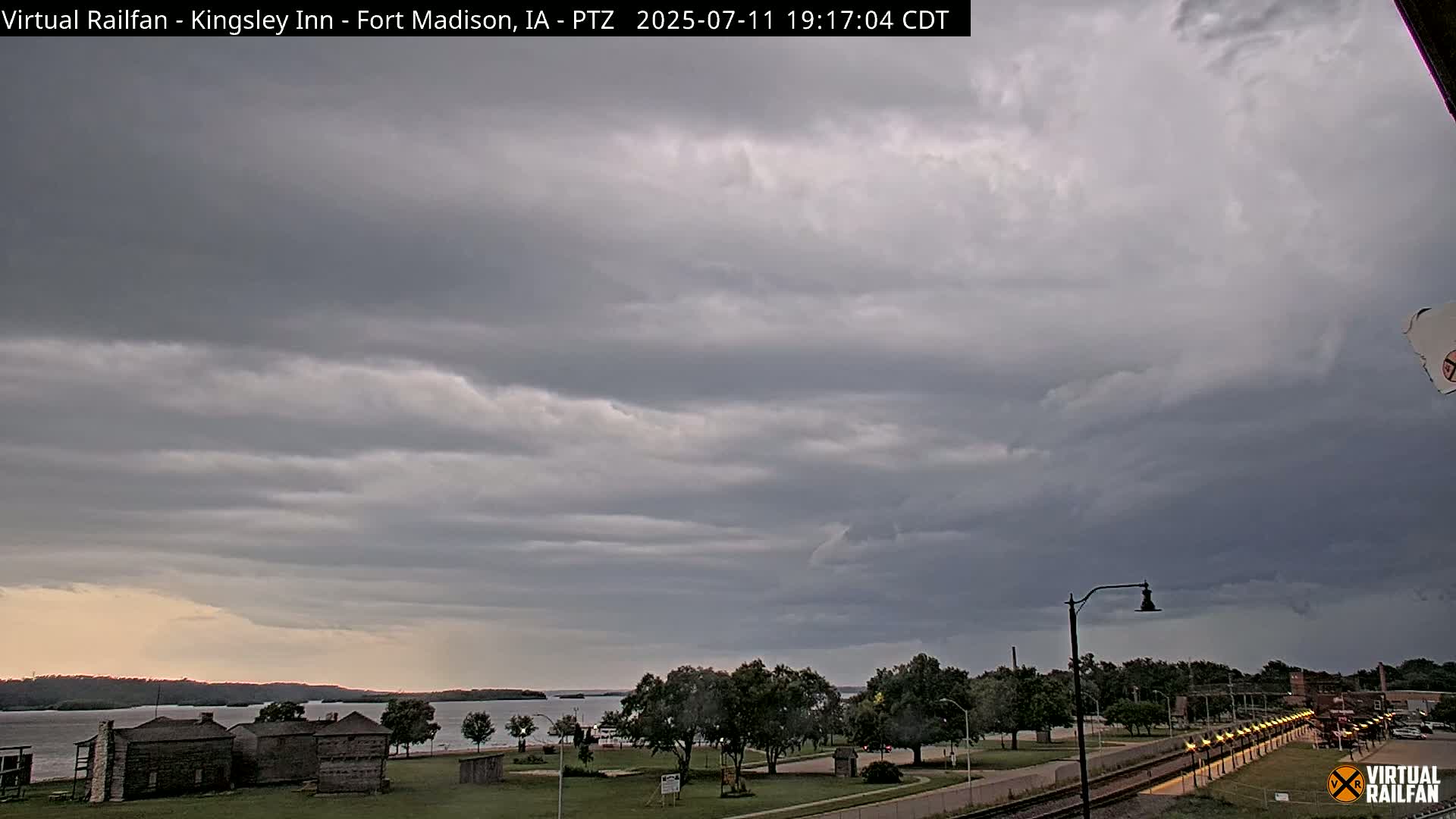 Fort Madison Bridge & Mississippi River & Fort Madison Train Amtrak Station Live Cam - Fort Madison, Lee, Iowa, USA