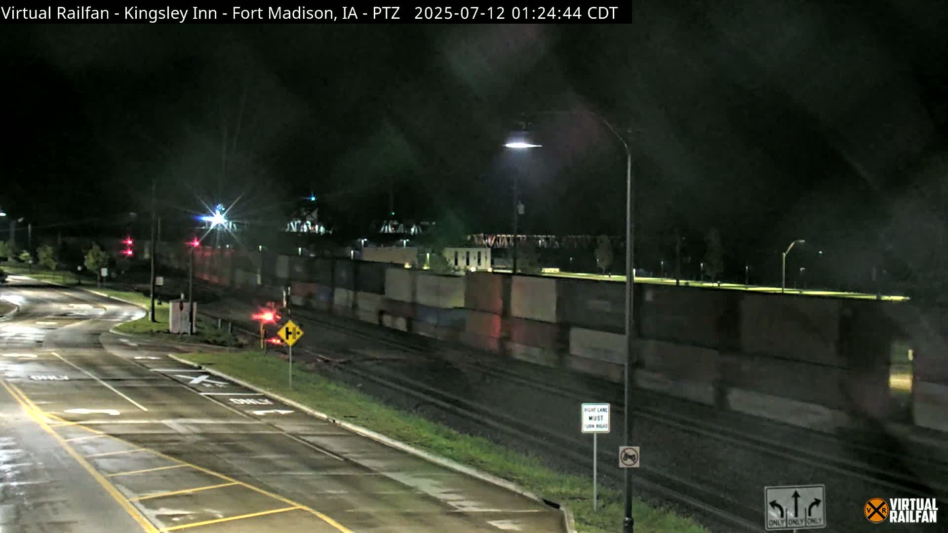 Fort Madison Bridge & Mississippi River & Fort Madison Train Amtrak Station Live Cam - Fort Madison, Lee, Iowa, USA