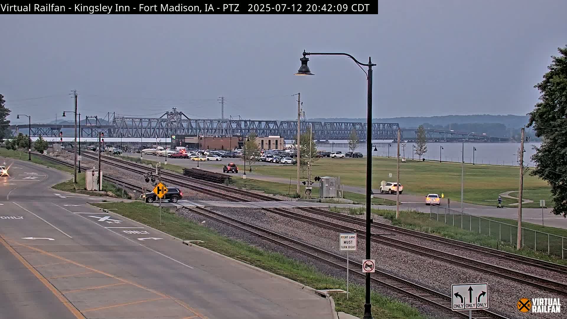 Fort Madison Bridge & Mississippi River & Fort Madison Train Amtrak Station Live Cam - Fort Madison, Lee, Iowa, USA