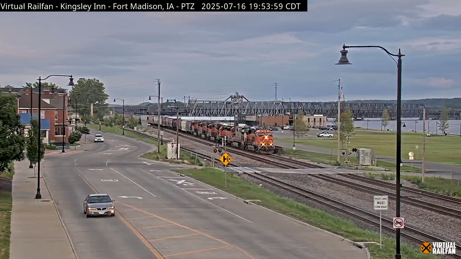 Fort Madison Bridge & Mississippi River & Fort Madison Train Amtrak Station Live Cam - Fort Madison, Lee, Iowa, USA