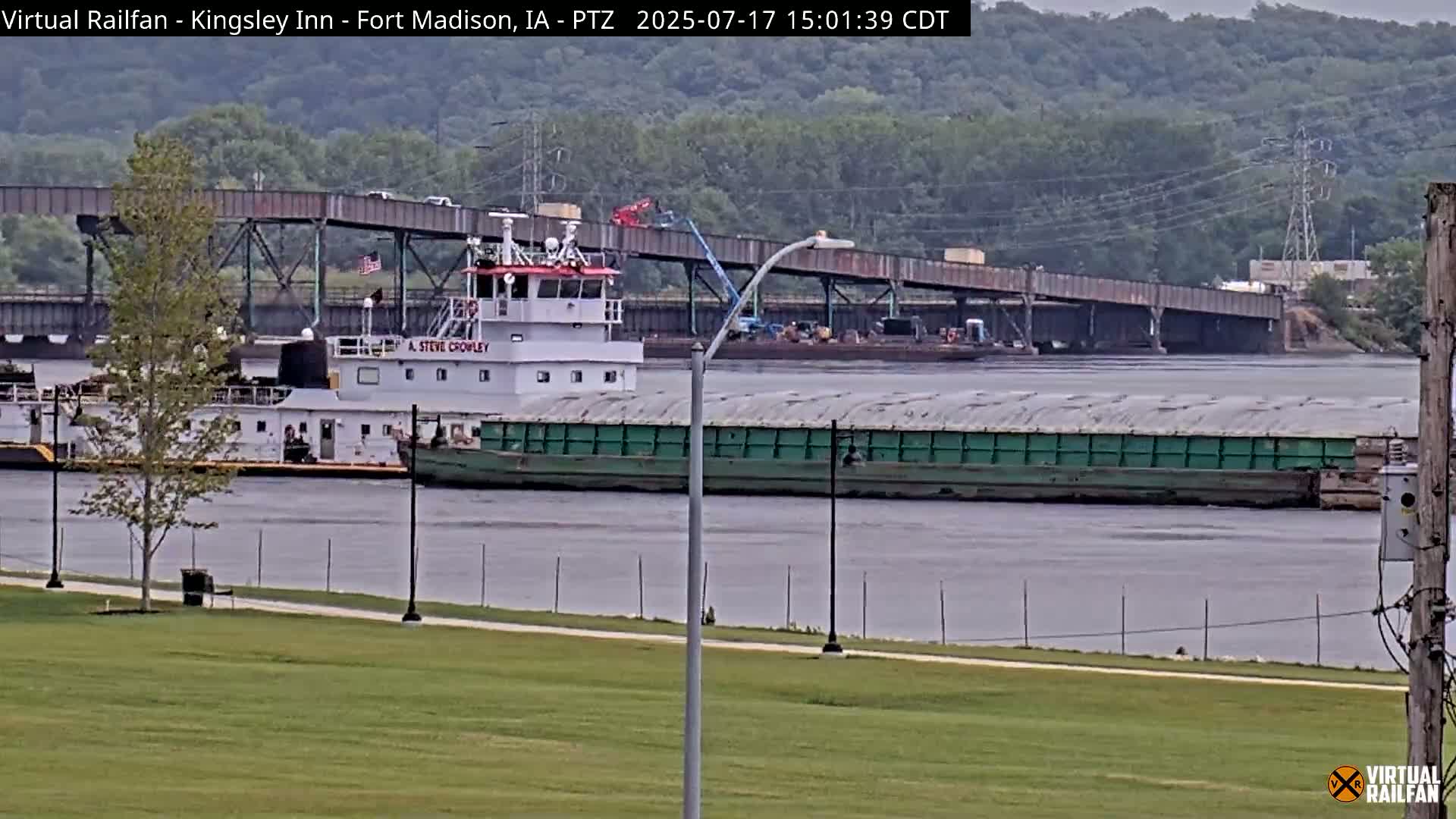 Fort Madison Bridge & Mississippi River & Fort Madison Train Amtrak Station Live Cam - Fort Madison, Lee, Iowa, USA