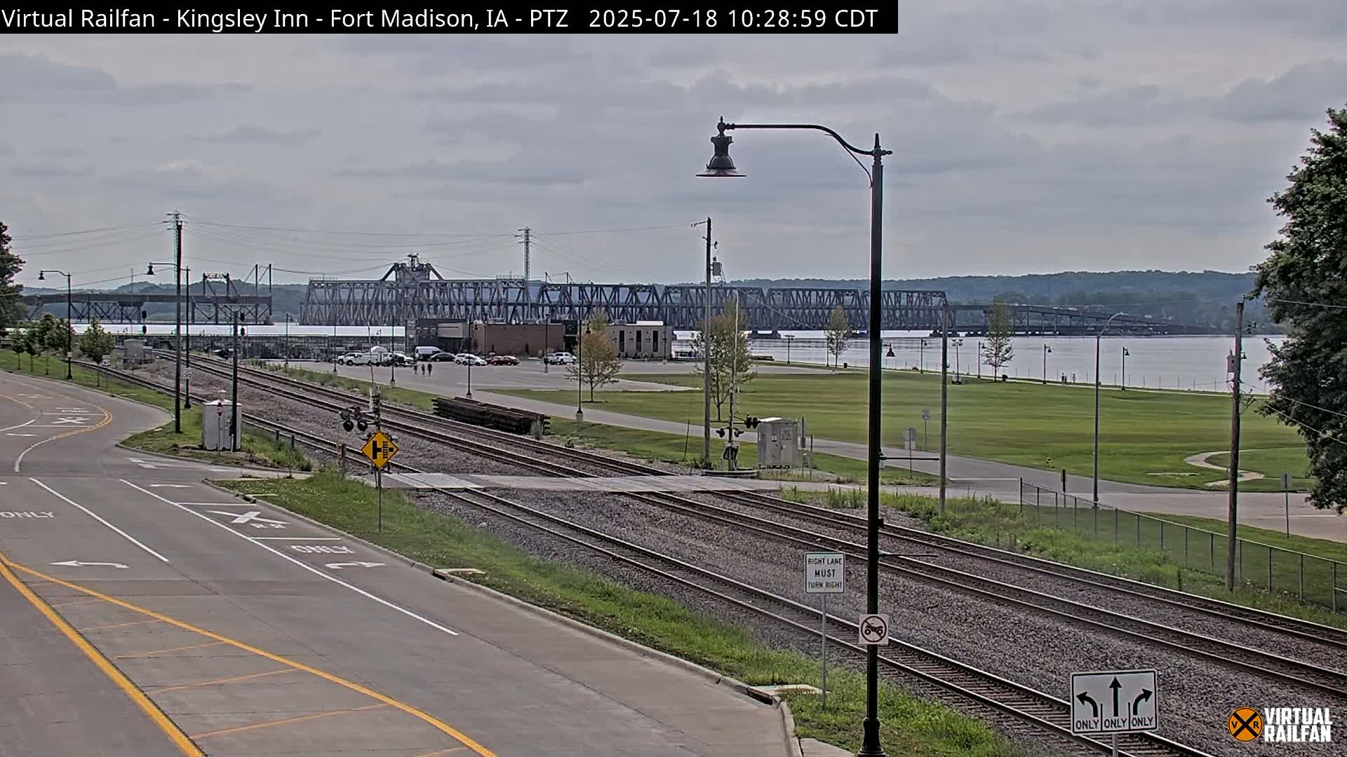 Fort Madison Bridge & Mississippi River & Fort Madison Train Amtrak Station Live Cam - Fort Madison, Lee, Iowa, USA