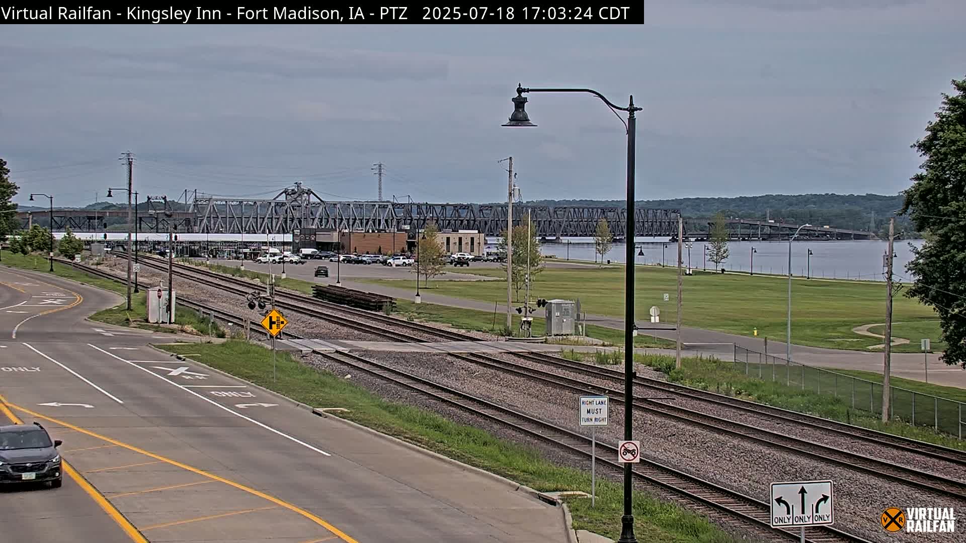 Fort Madison Bridge & Mississippi River & Fort Madison Train Amtrak Station Live Cam - Fort Madison, Lee, Iowa, USA