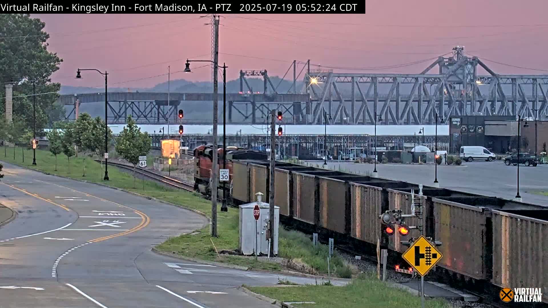 Fort Madison Bridge & Mississippi River & Fort Madison Train Amtrak Station Live Cam - Fort Madison, Lee, Iowa, USA
