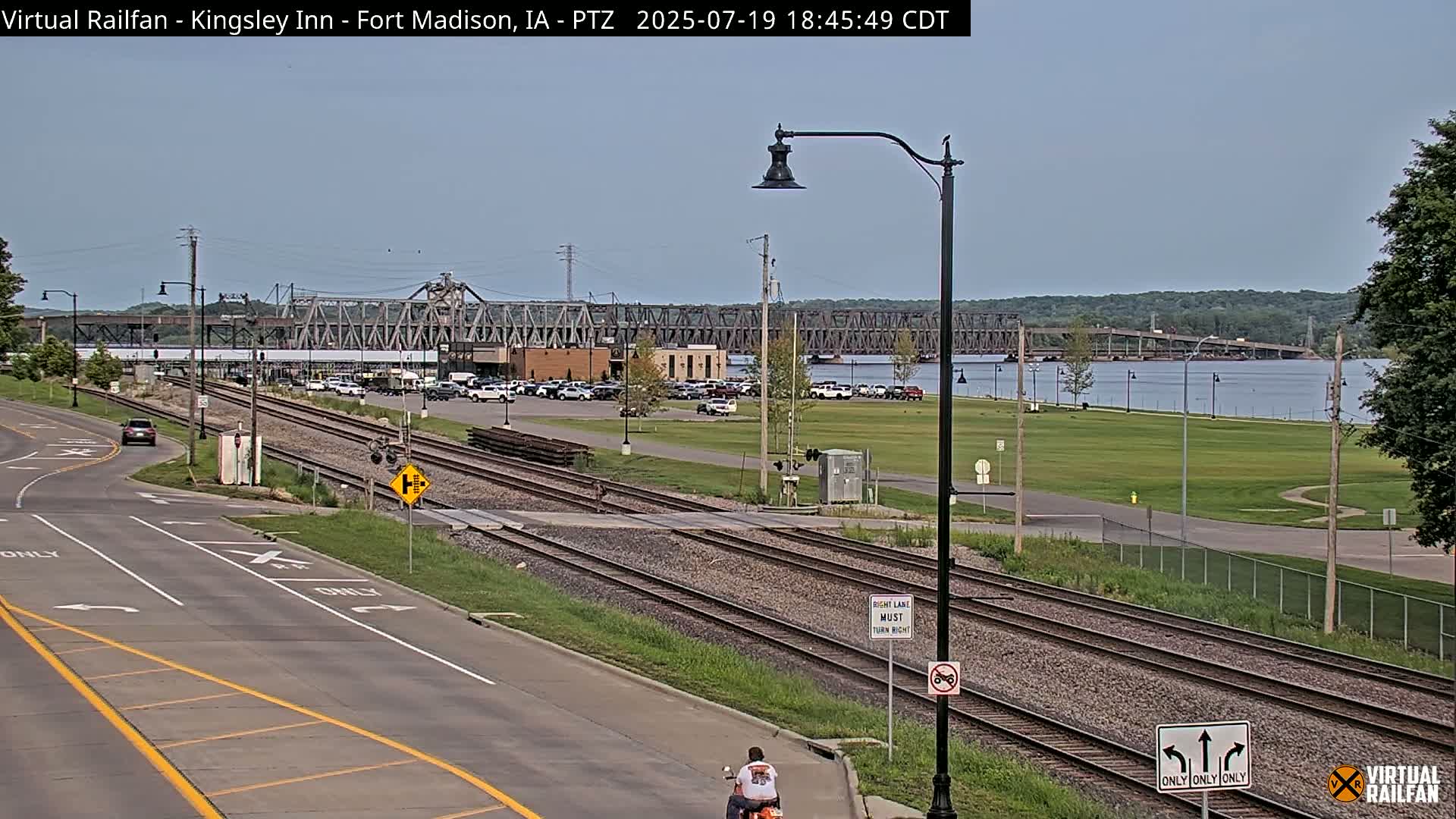 Fort Madison Bridge & Mississippi River & Fort Madison Train Amtrak Station Live Cam - Fort Madison, Lee, Iowa, USA
