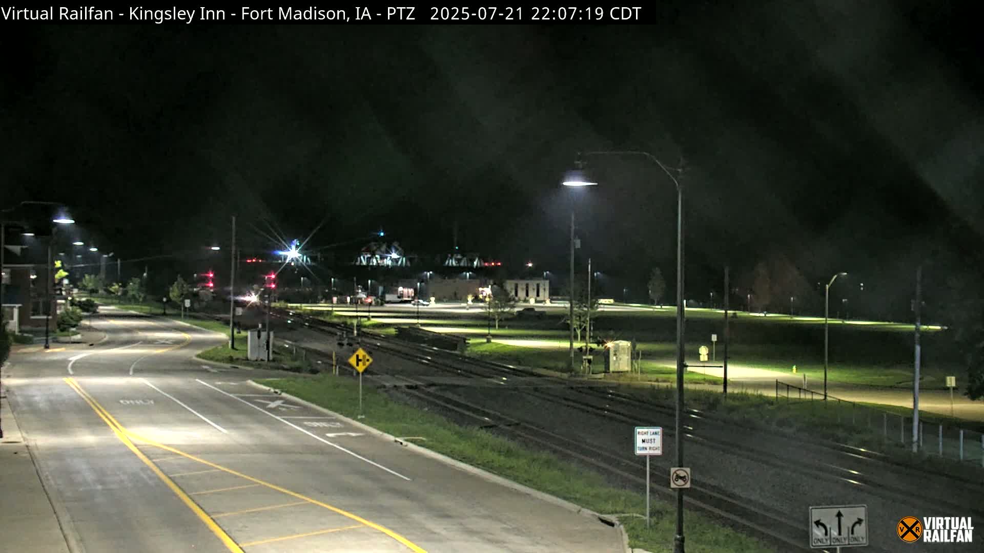 Fort Madison Bridge & Mississippi River & Fort Madison Train Amtrak Station Live Cam - Fort Madison, Lee, Iowa, USA