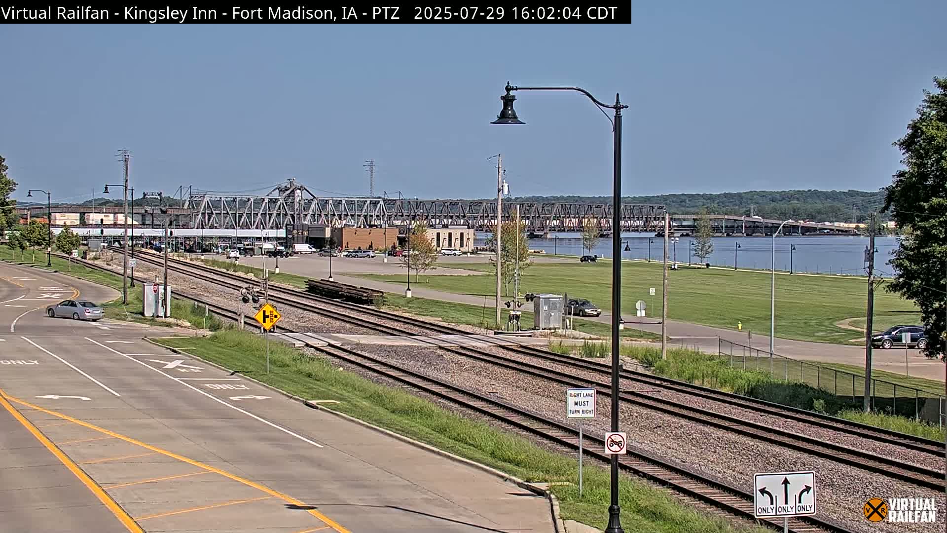 Fort Madison Bridge & Mississippi River & Fort Madison Train Amtrak Station Live Cam - Fort Madison, Lee, Iowa, USA