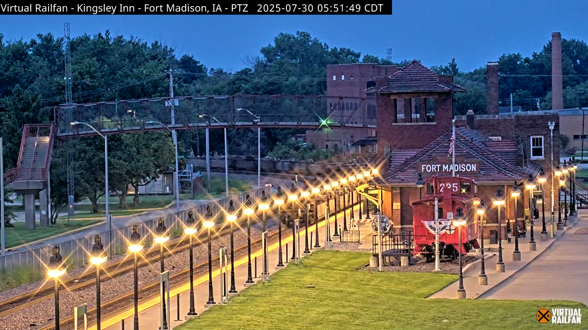 Fort Madison Bridge & Mississippi River & Fort Madison Train Amtrak Station Live Cam - Fort Madison, Lee, Iowa, USA