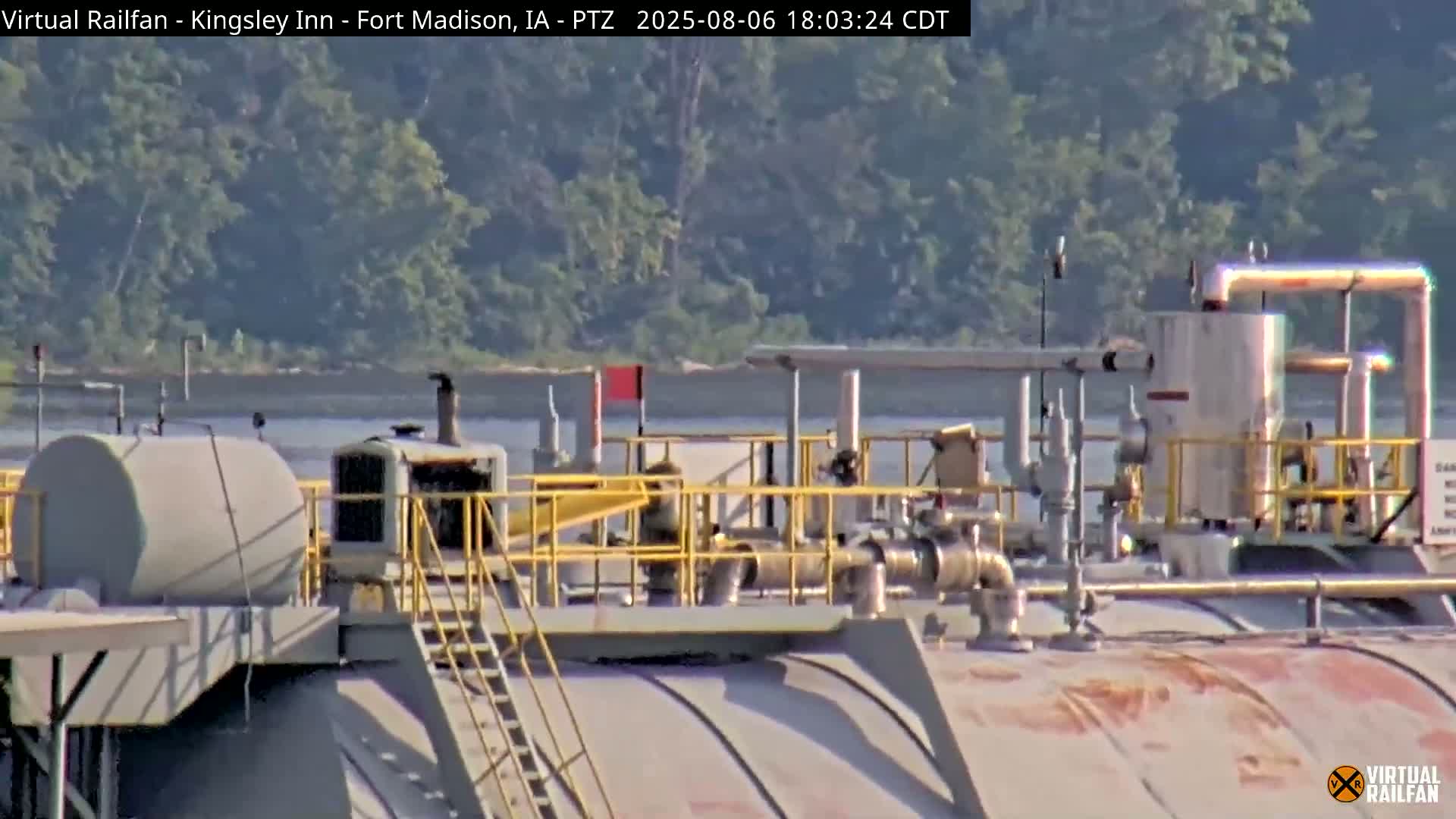 Fort Madison Bridge & Mississippi River & Fort Madison Train Amtrak Station Live Cam - Fort Madison, Lee, Iowa, USA