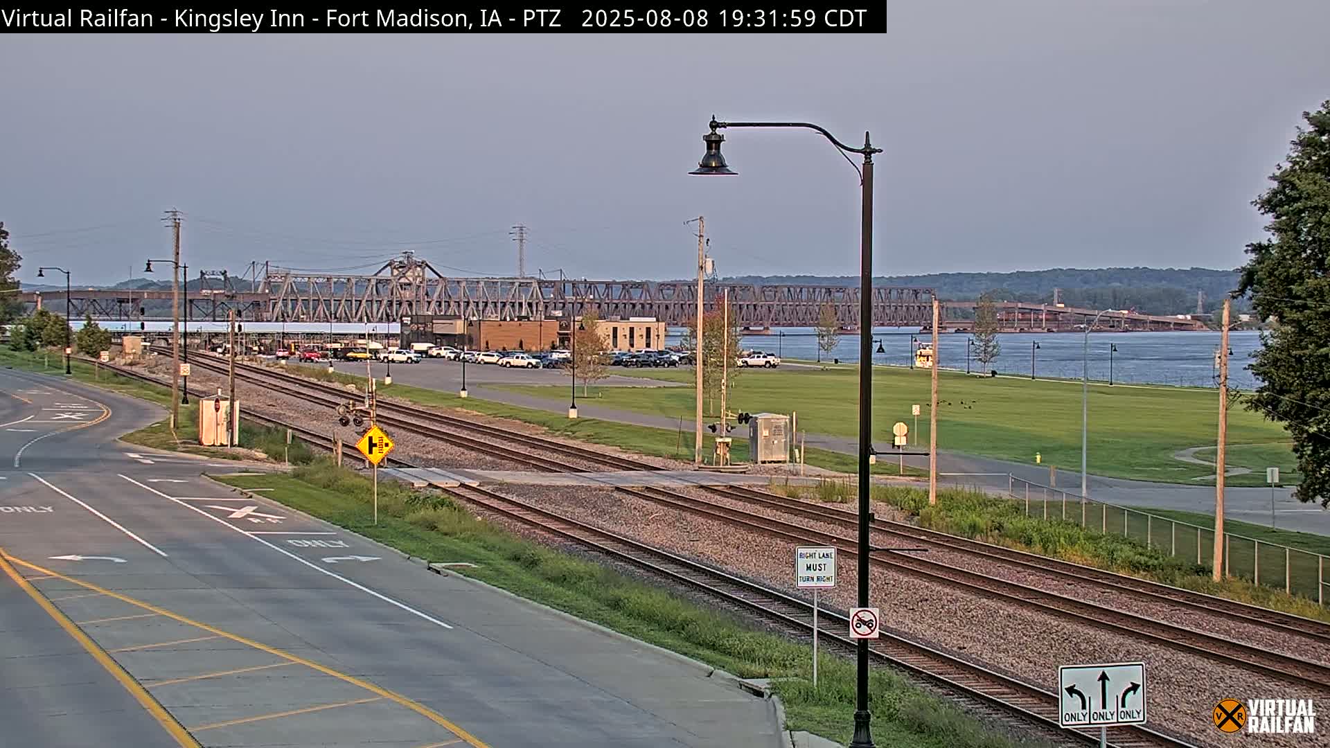 Fort Madison Bridge & Mississippi River & Fort Madison Train Amtrak Station Live Cam - Fort Madison, Lee, Iowa, USA