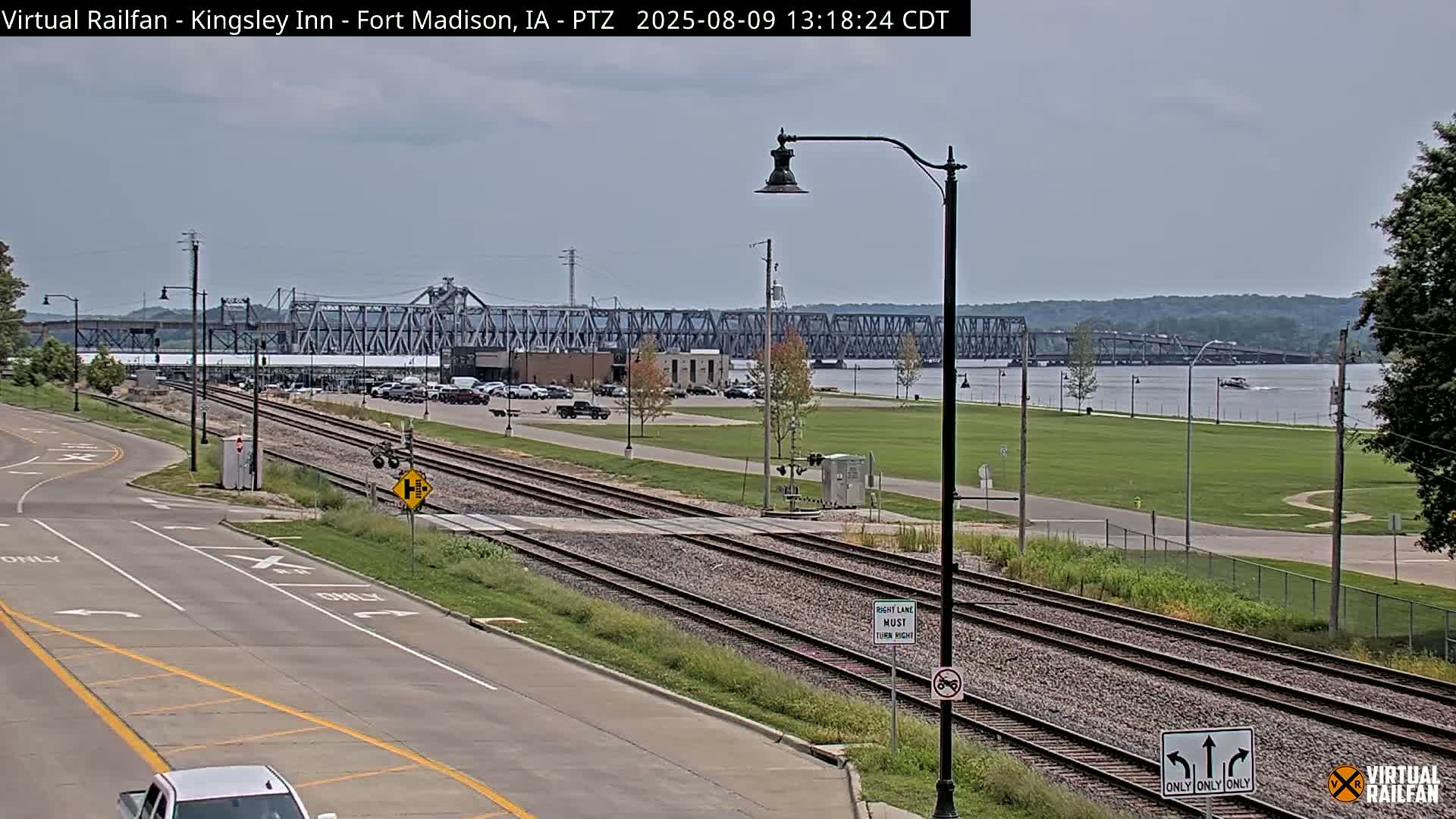 Fort Madison Bridge & Mississippi River & Fort Madison Train Amtrak Station Live Cam - Fort Madison, Lee, Iowa, USA