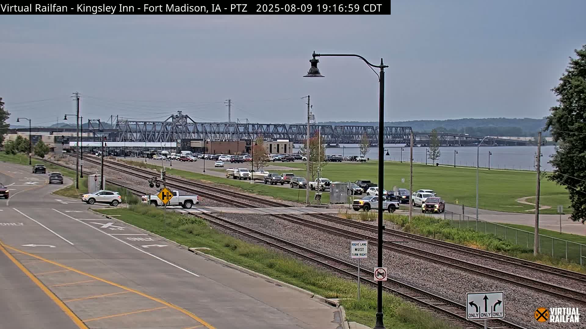 Fort Madison Bridge & Mississippi River & Fort Madison Train Amtrak Station Live Cam - Fort Madison, Lee, Iowa, USA