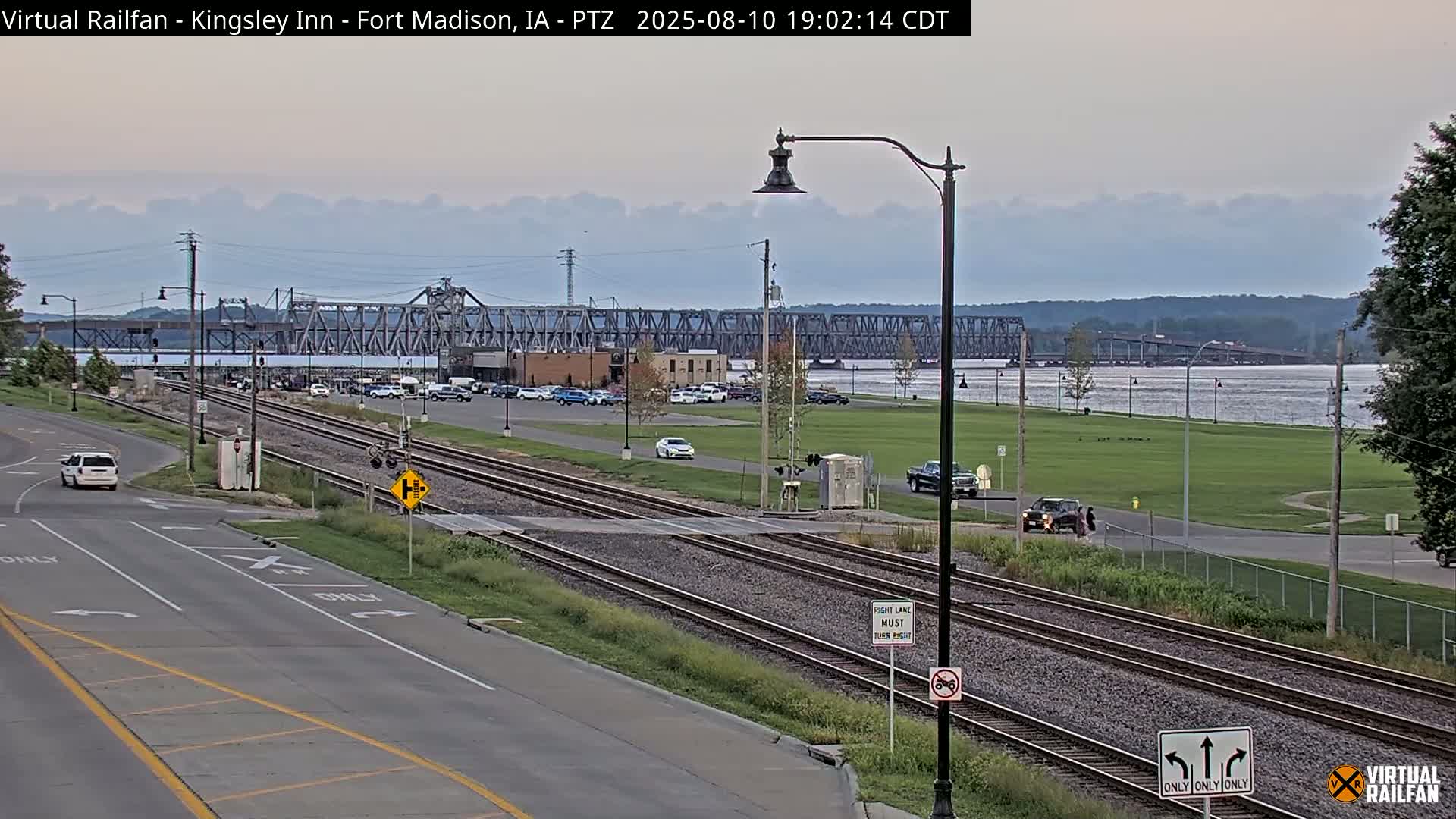 Fort Madison Bridge & Mississippi River & Fort Madison Train Amtrak Station Live Cam - Fort Madison, Lee, Iowa, USA