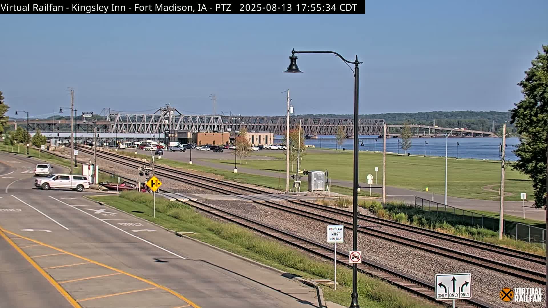 Fort Madison Bridge & Mississippi River & Fort Madison Train Amtrak Station Live Cam - Fort Madison, Lee, Iowa, USA