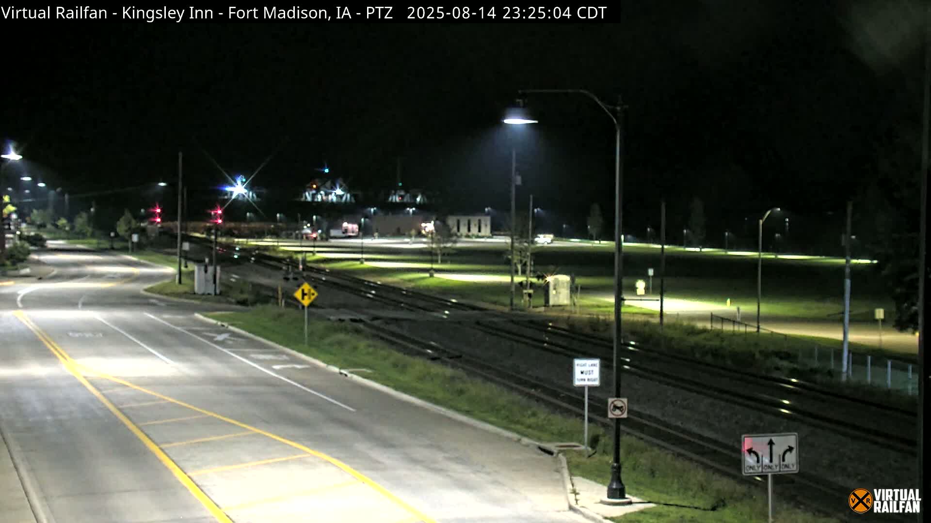 Fort Madison Bridge & Mississippi River & Fort Madison Train Amtrak Station Live Cam - Fort Madison, Lee, Iowa, USA