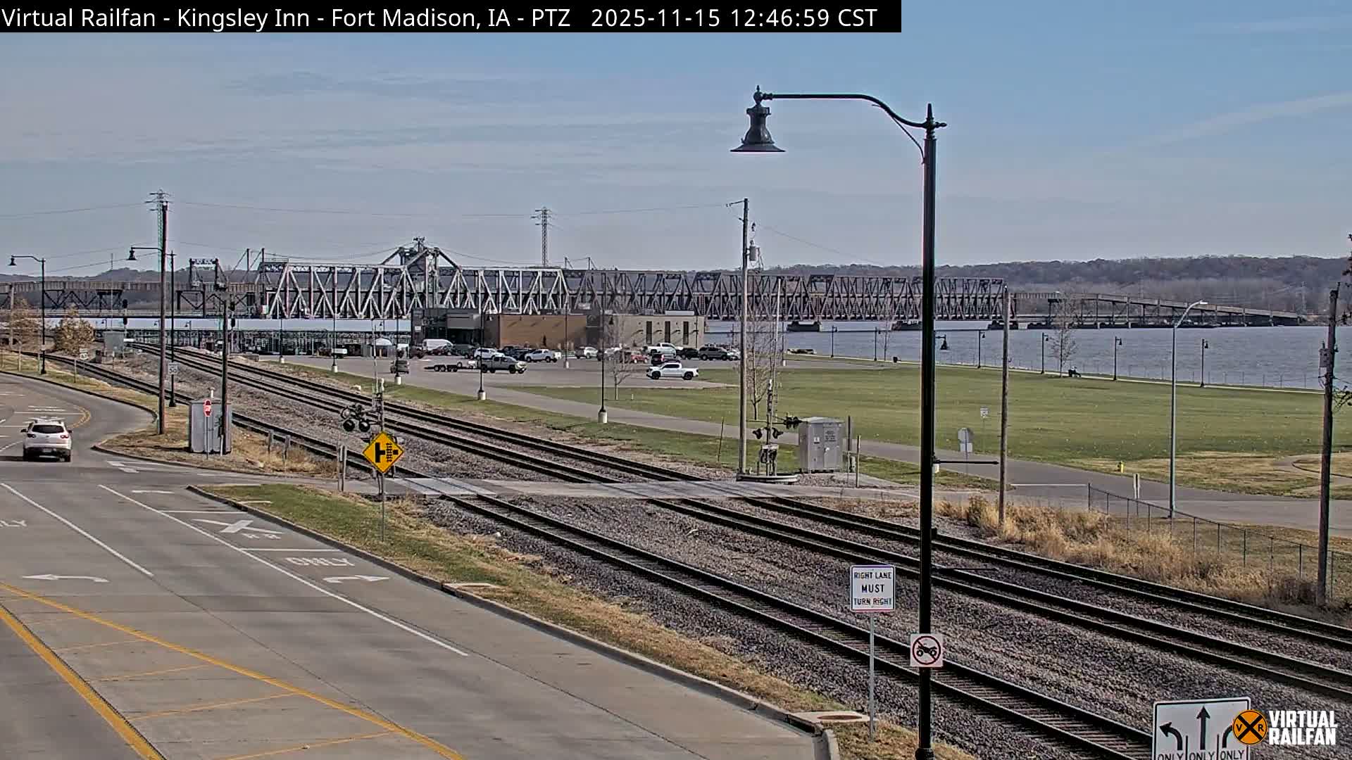 Fort Madison Bridge & Mississippi River & Fort Madison Train Amtrak Station Live Cam - Fort Madison, Lee, Iowa, USA
